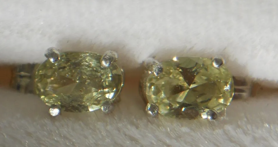 1.0 ct RARE YELLOW ALL NATURAL MONTANA SAPPHIRE EARINGS