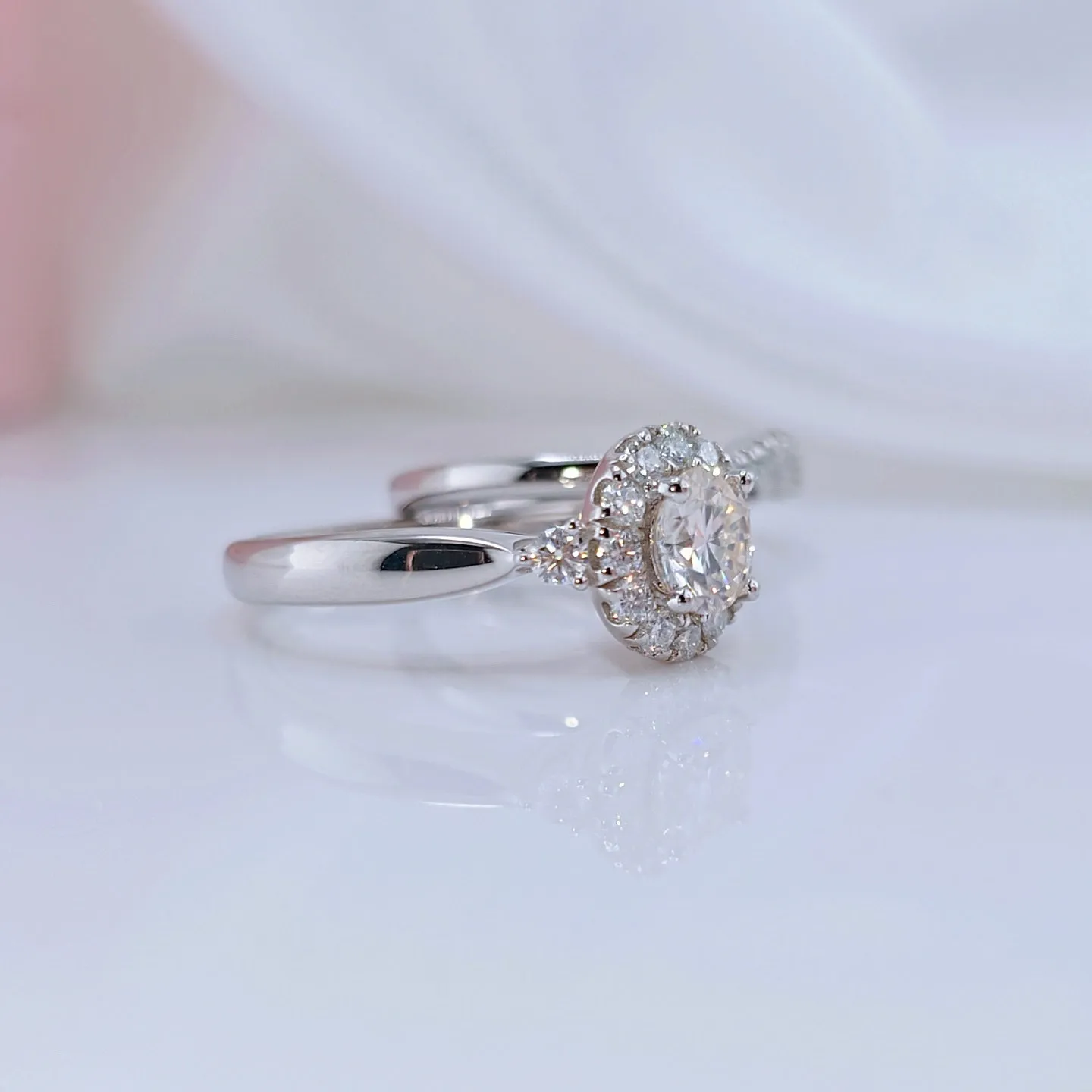 1.0 Ct Round Cut Diamond Halo Engagement Rings Set