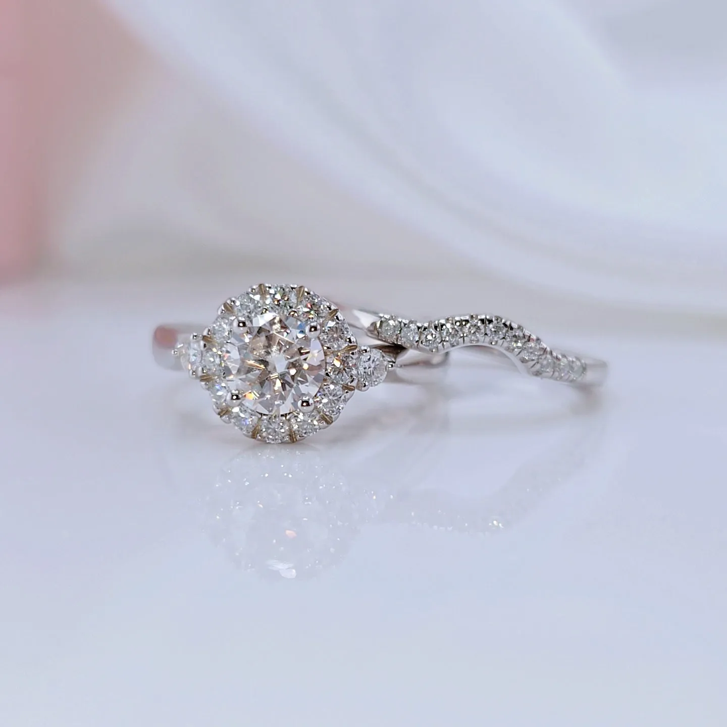 1.0 Ct Round Cut Diamond Halo Engagement Rings Set