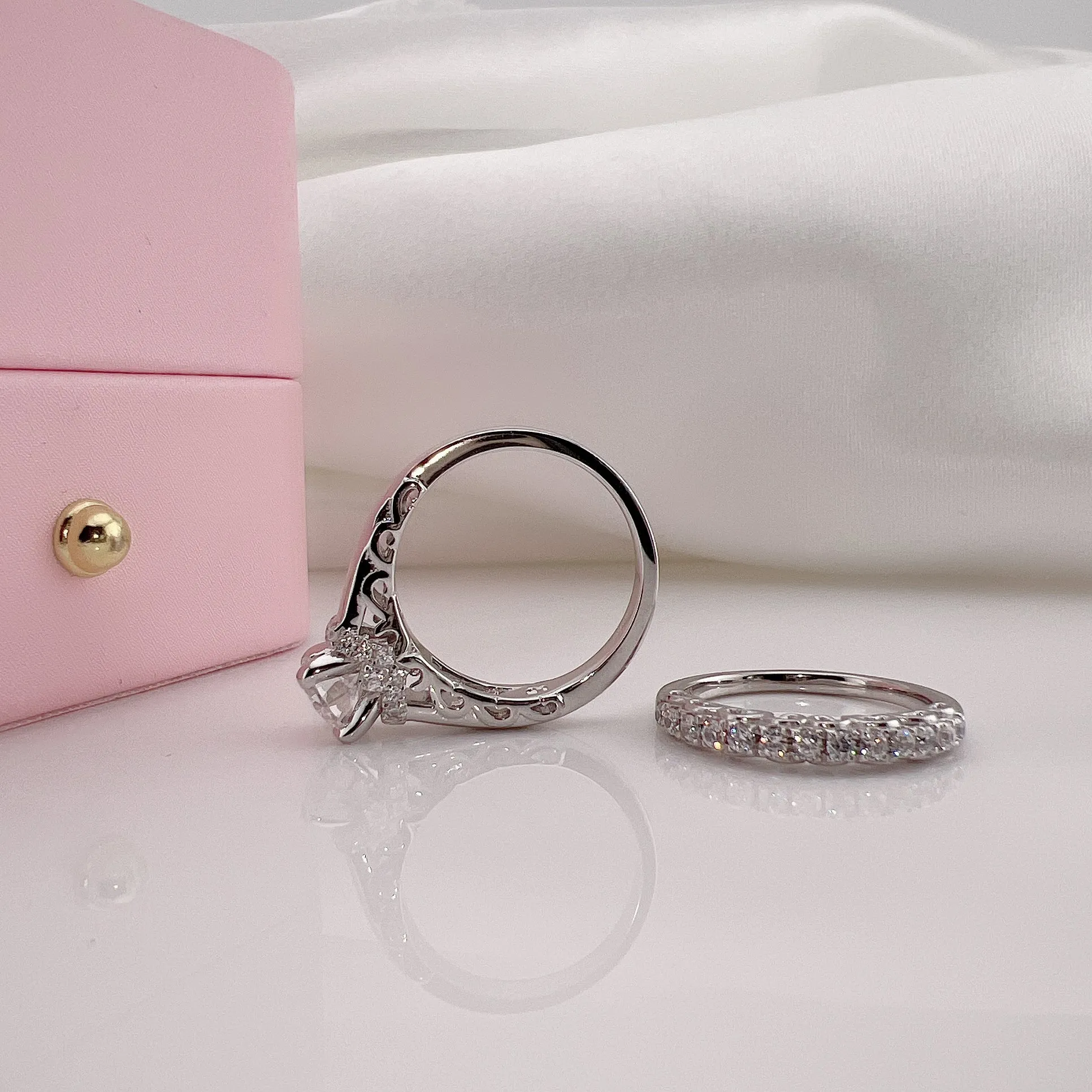 1.0 ct Round Cut Diamond White Gold Solitaire Ring Set