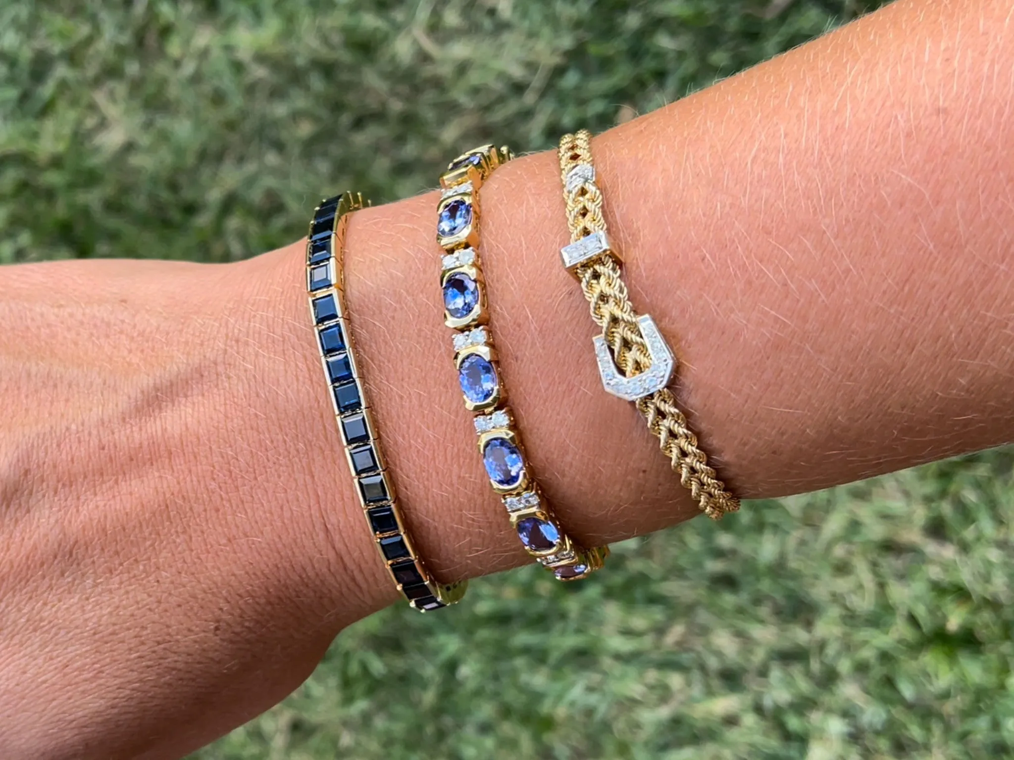 11 Carat Tanzanite and Diamond Link Bracelet 18k Yellow Gold