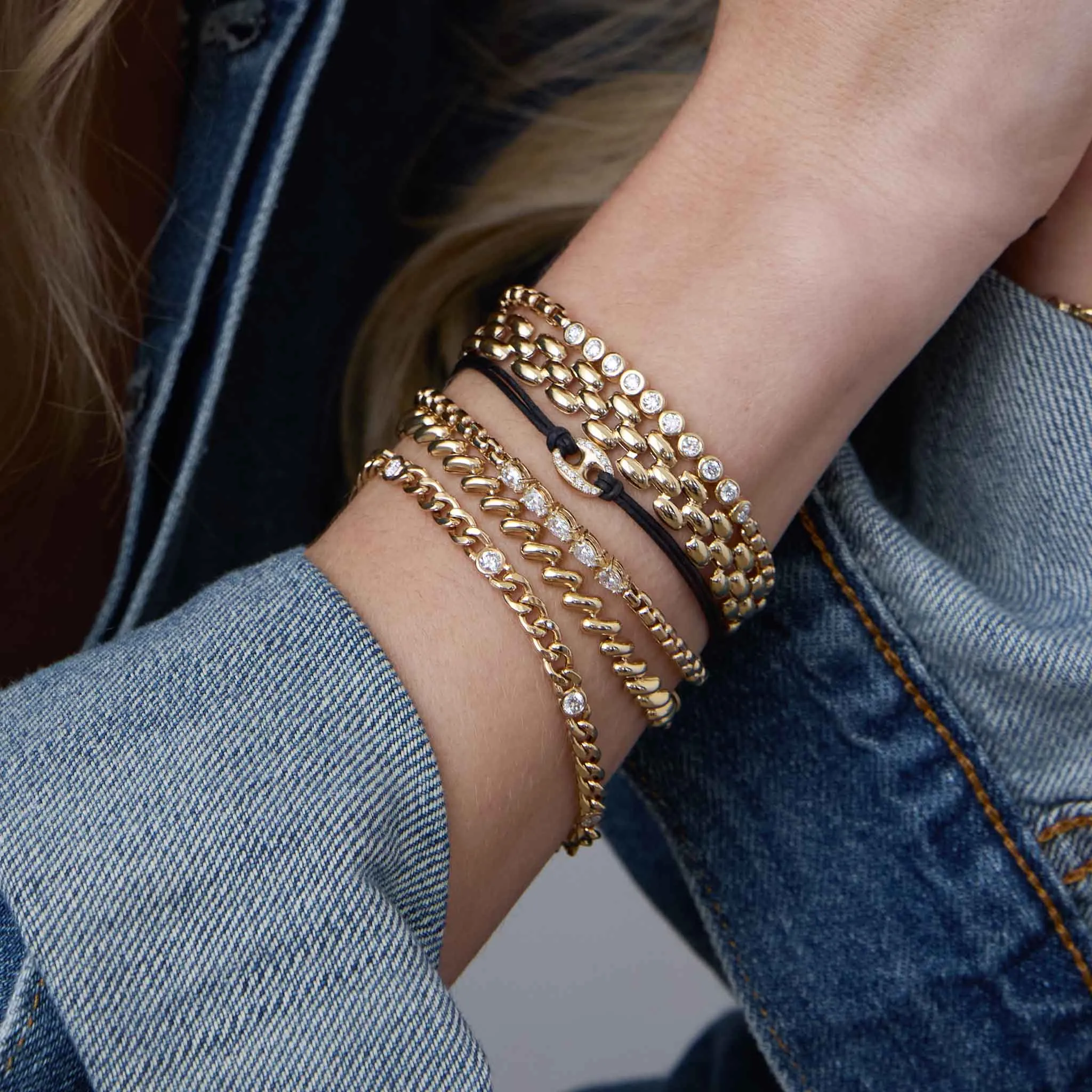 14k Medium Curb Chain Bracelet with 5 Floating Diamonds