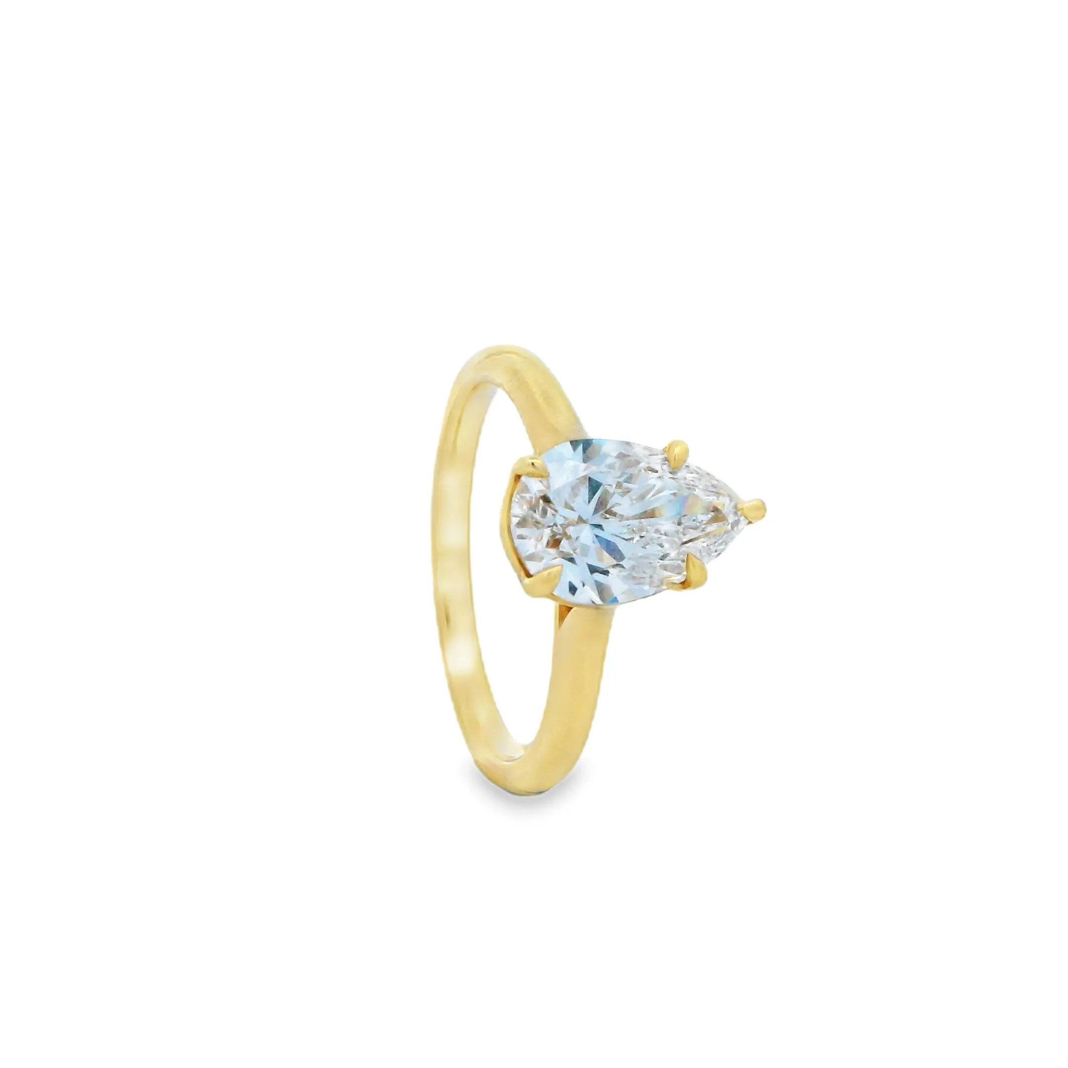 18ct Yellow Gold 2.0ct Pear Cut Lab grown Diamond Solitaire Ring