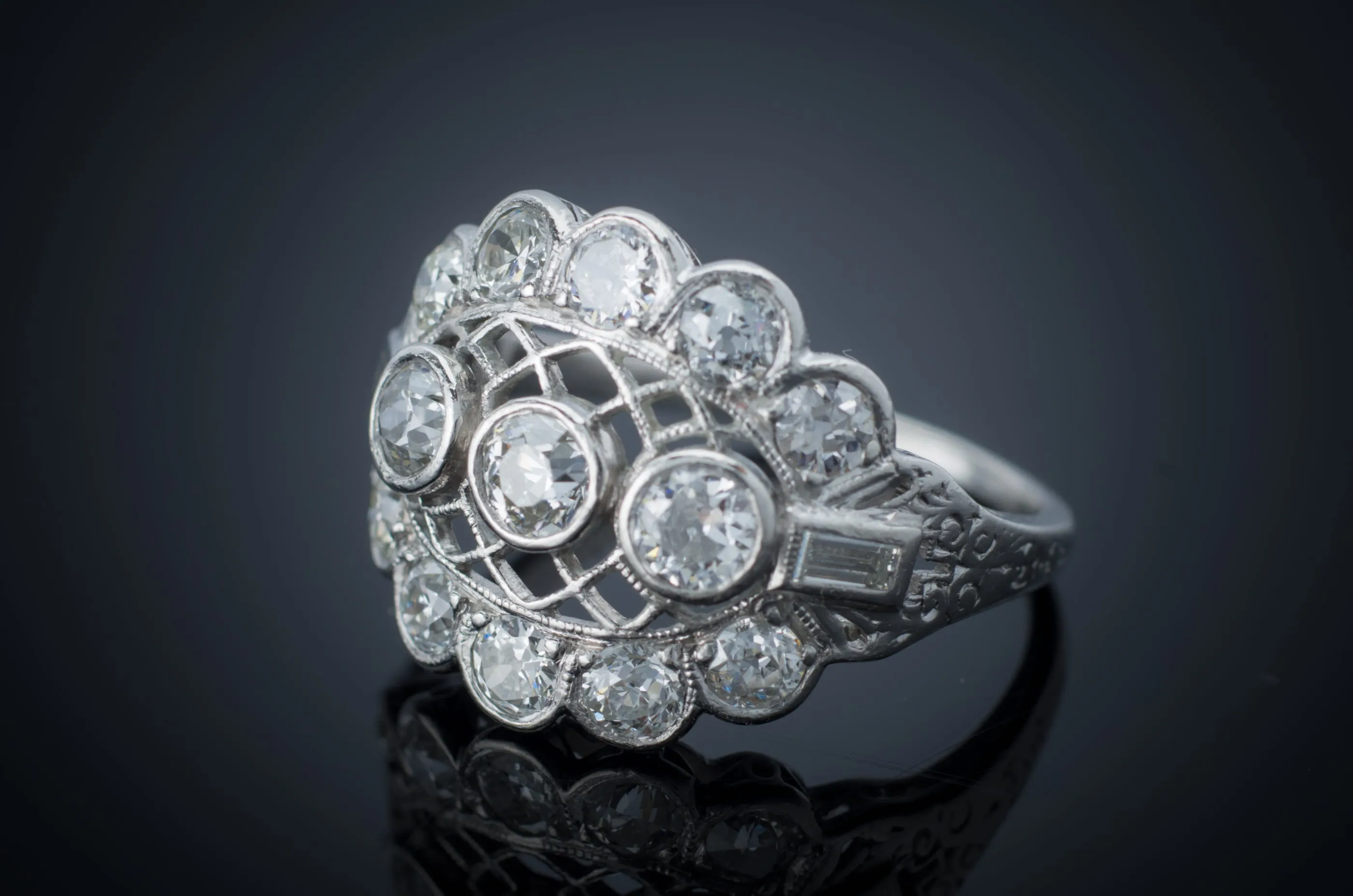 1.8CTW EDWARDIAN PLATINUM AND DIAMOND RING