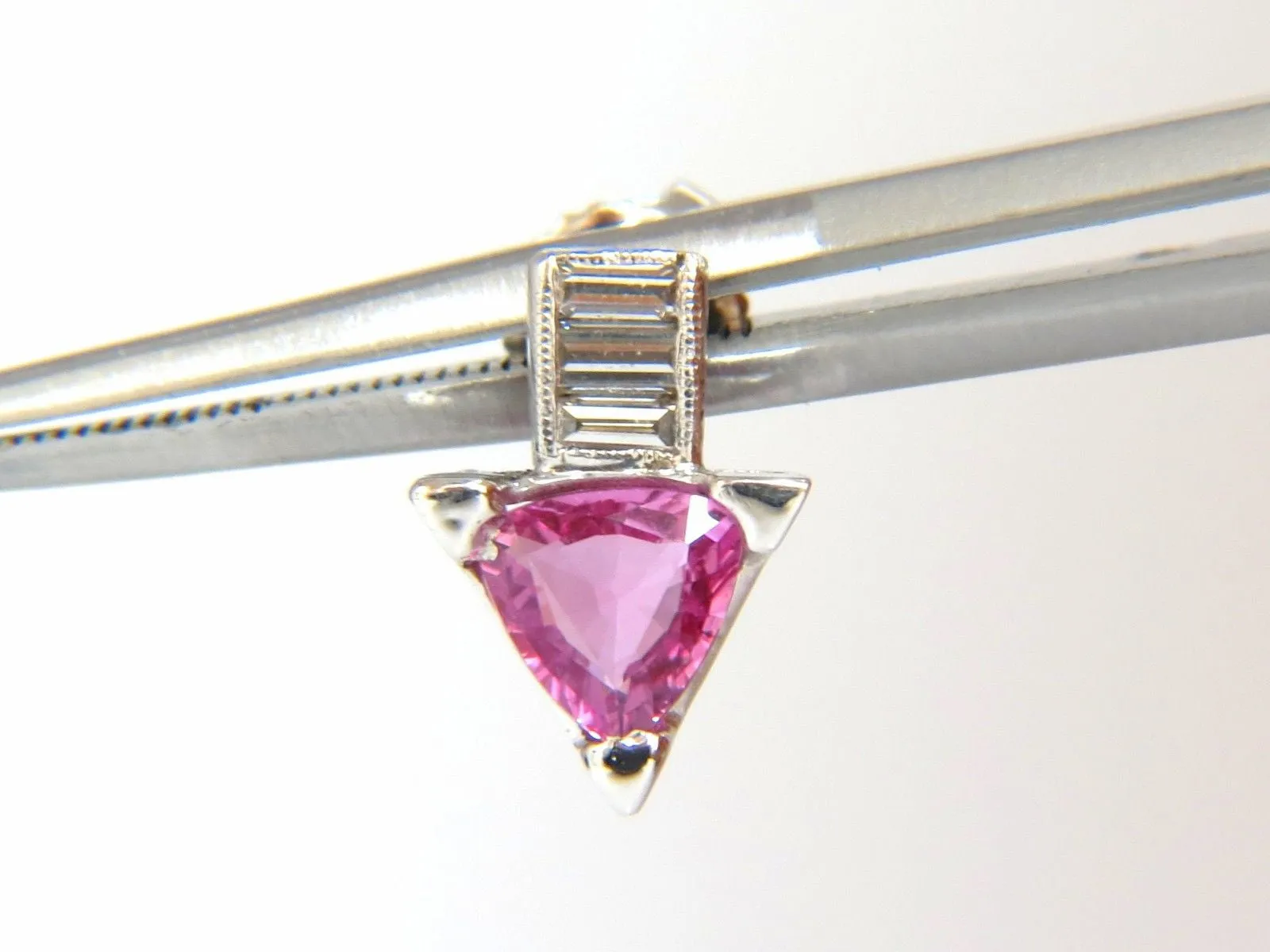 1.90ct natural vivid pink trilliant sapphire diamonds stud earrings 14kt