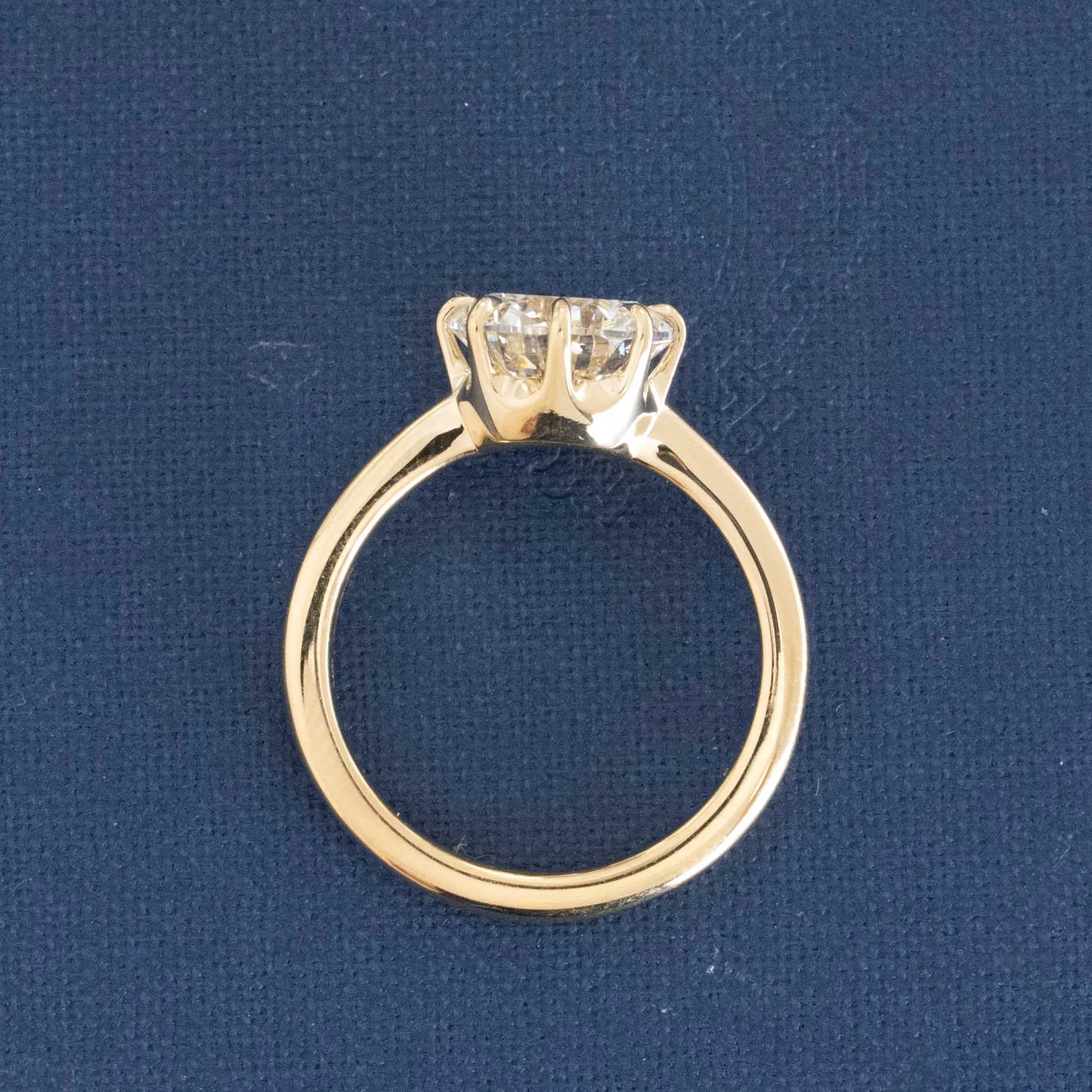 2.86ct Round Brilliant Cut Diamond Solitaire, GIA J VS1