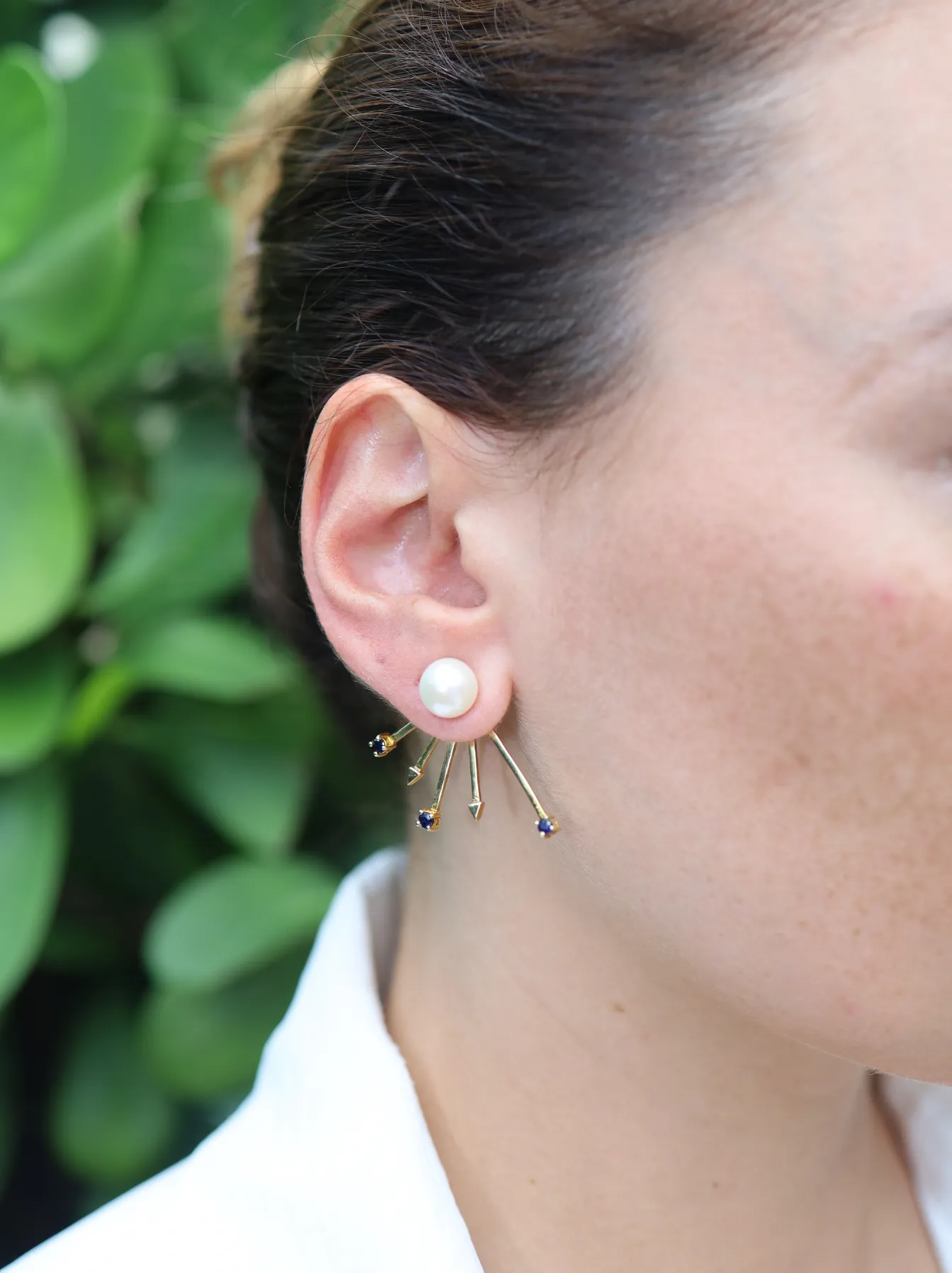 925 Silver Earrings Plated in Gold with Freshwater Pearls & Green Sapphires