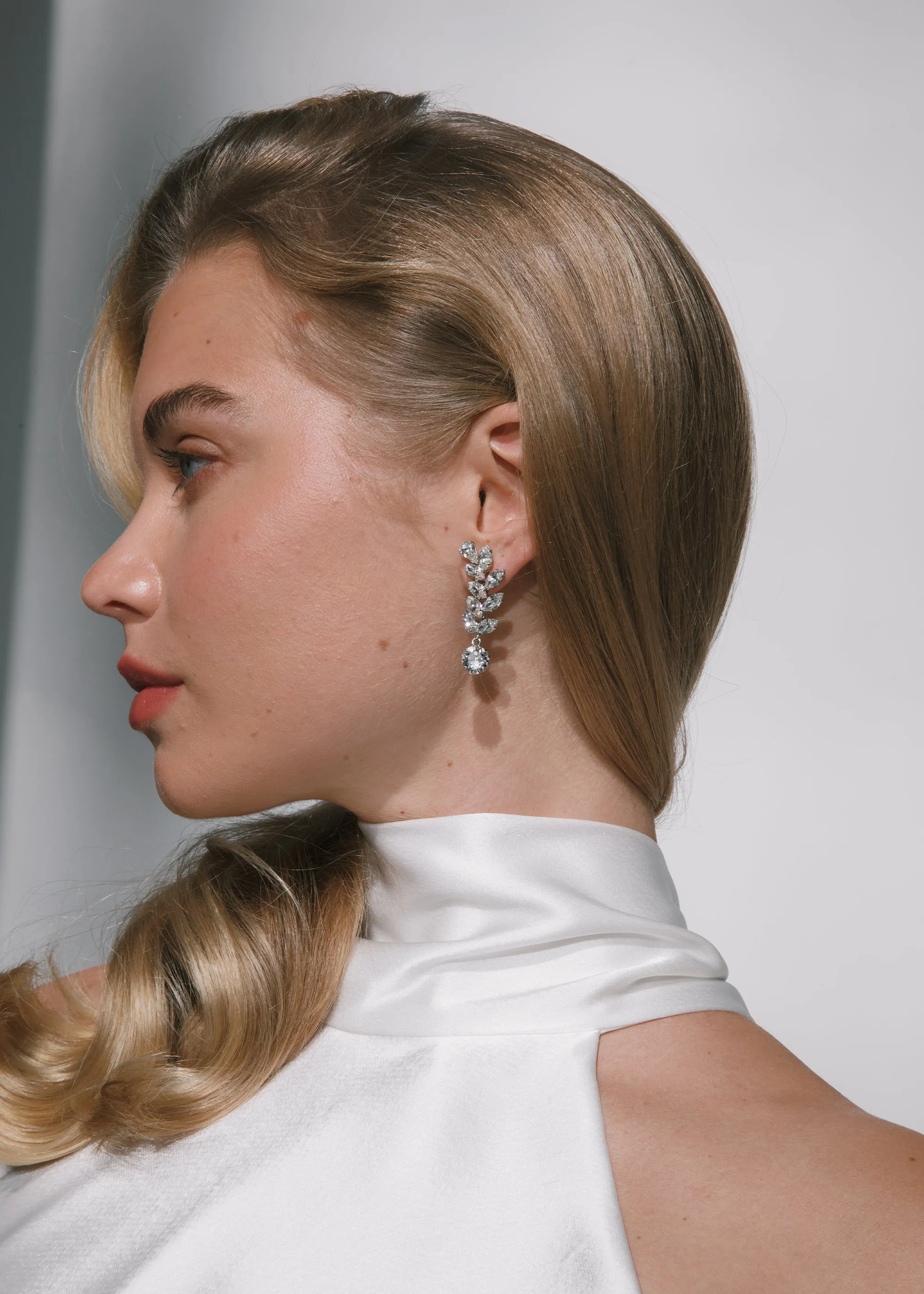 Alessa Earrings -- Crystal