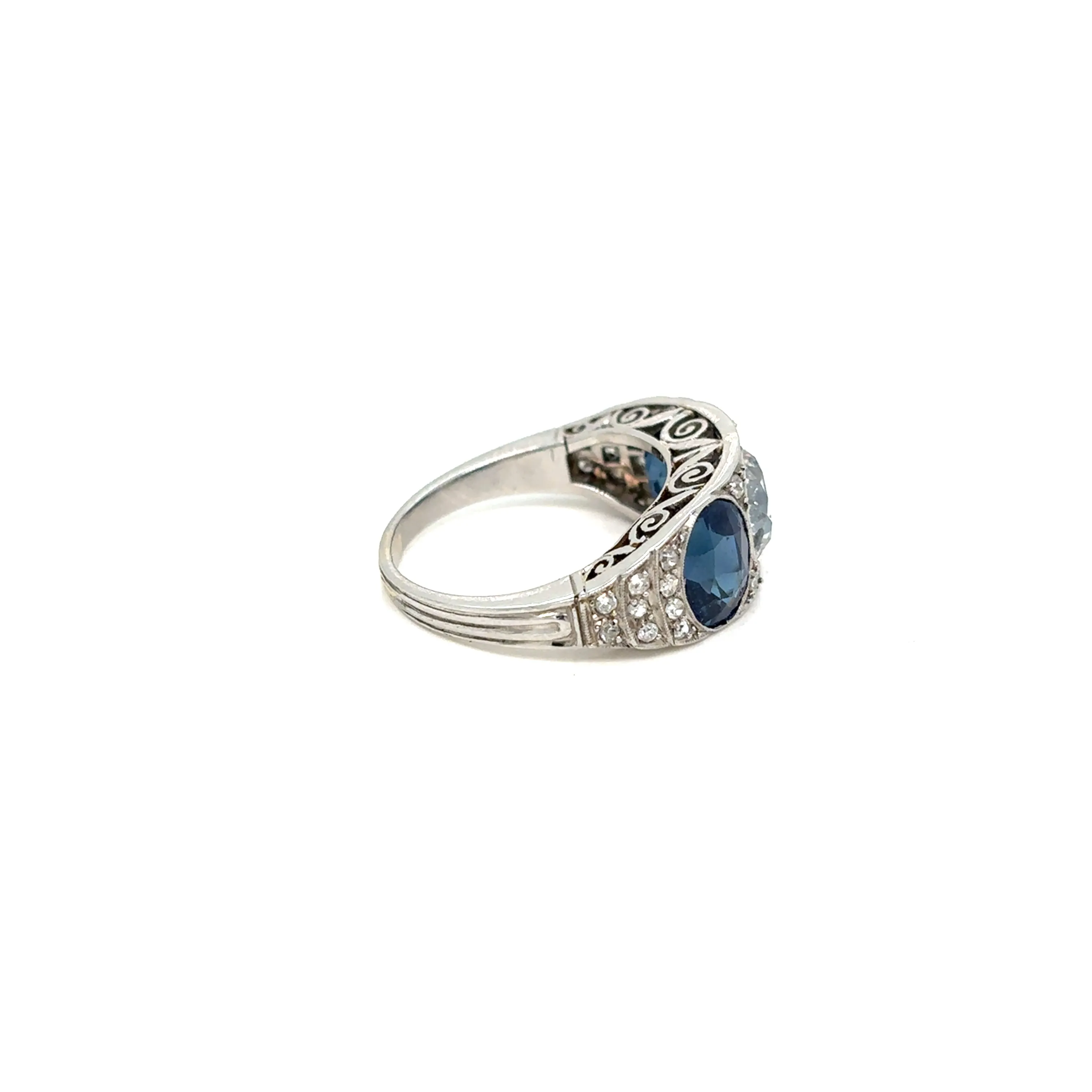 Art Deco Certified 4.10 Carat Natural Sapphire Diamond Plaque Filigree Ring