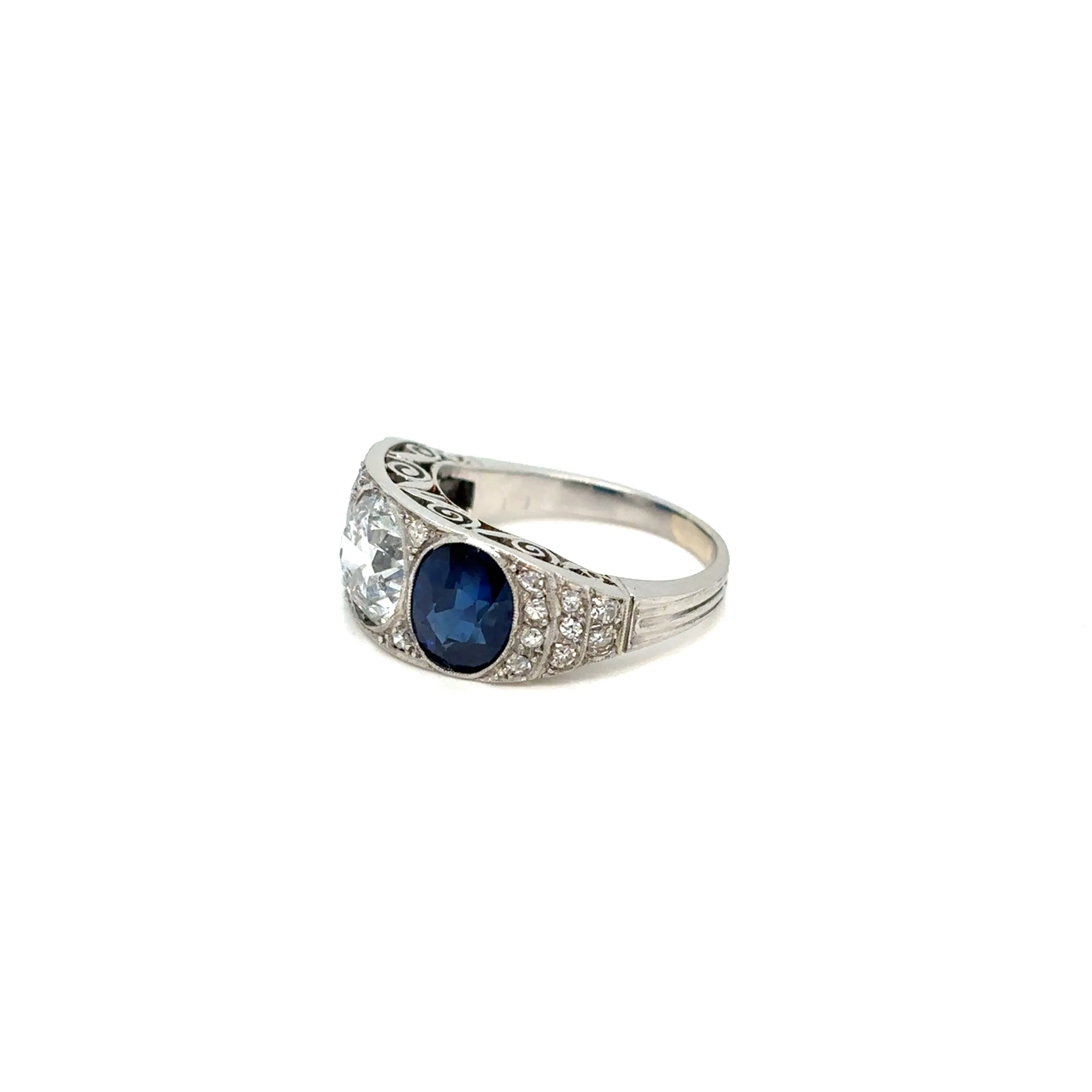Art Deco Certified 4.10 Carat Natural Sapphire Diamond Plaque Filigree Ring
