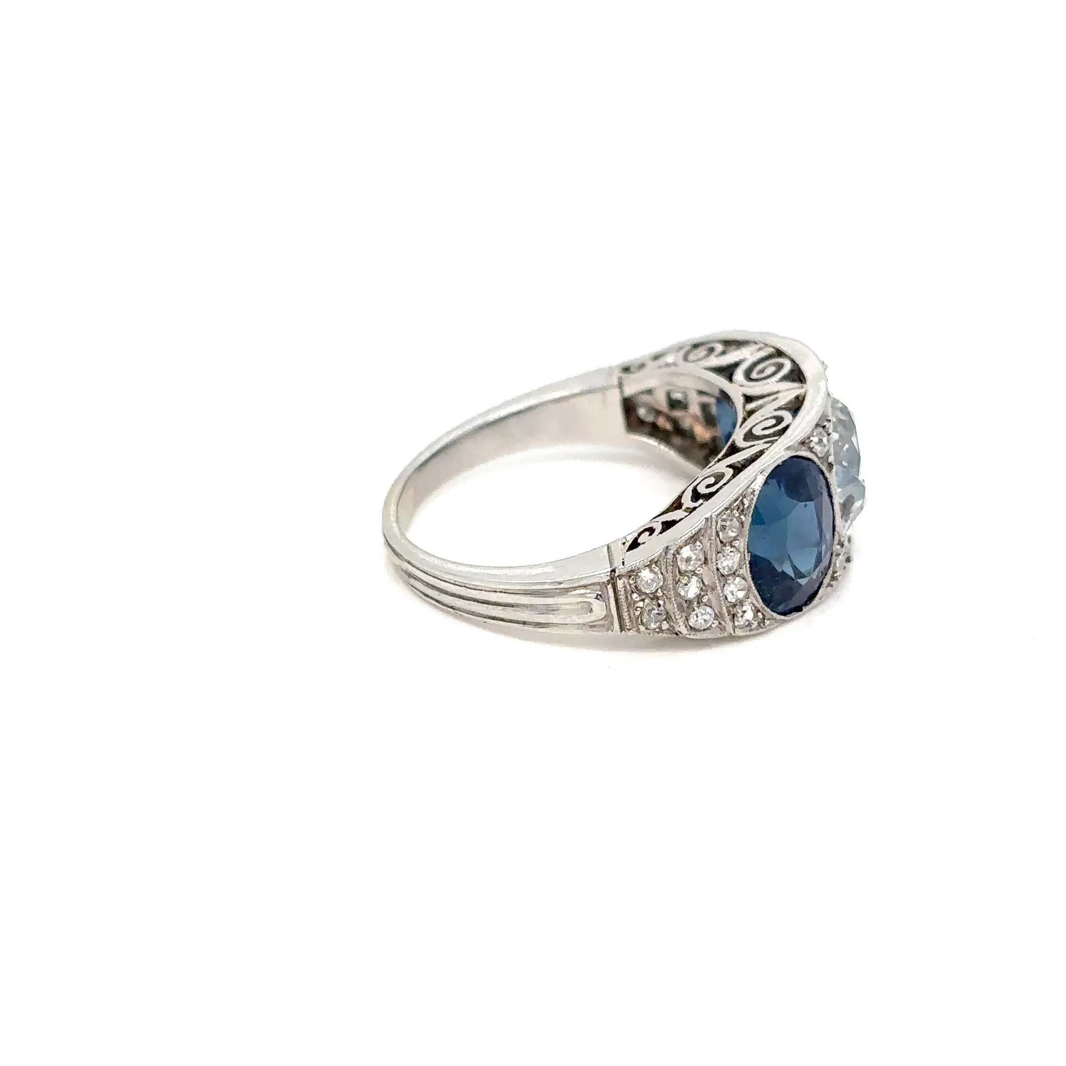 Art Deco Certified 4.10 Carat Natural Sapphire Diamond Plaque Filigree Ring