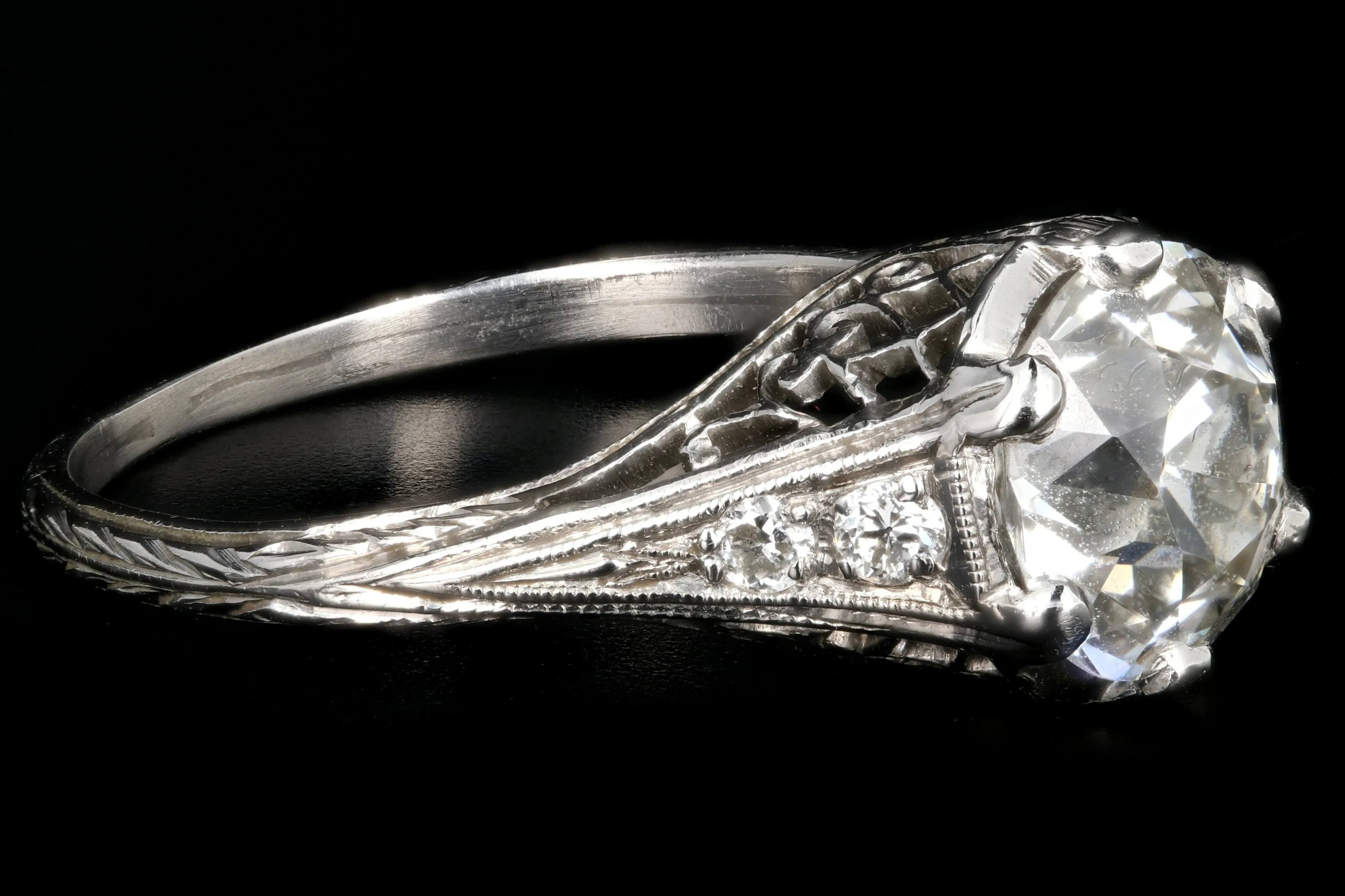 Art Deco Platinum 1.9 Carat Old European Cut Diamond Ring GIA Certified