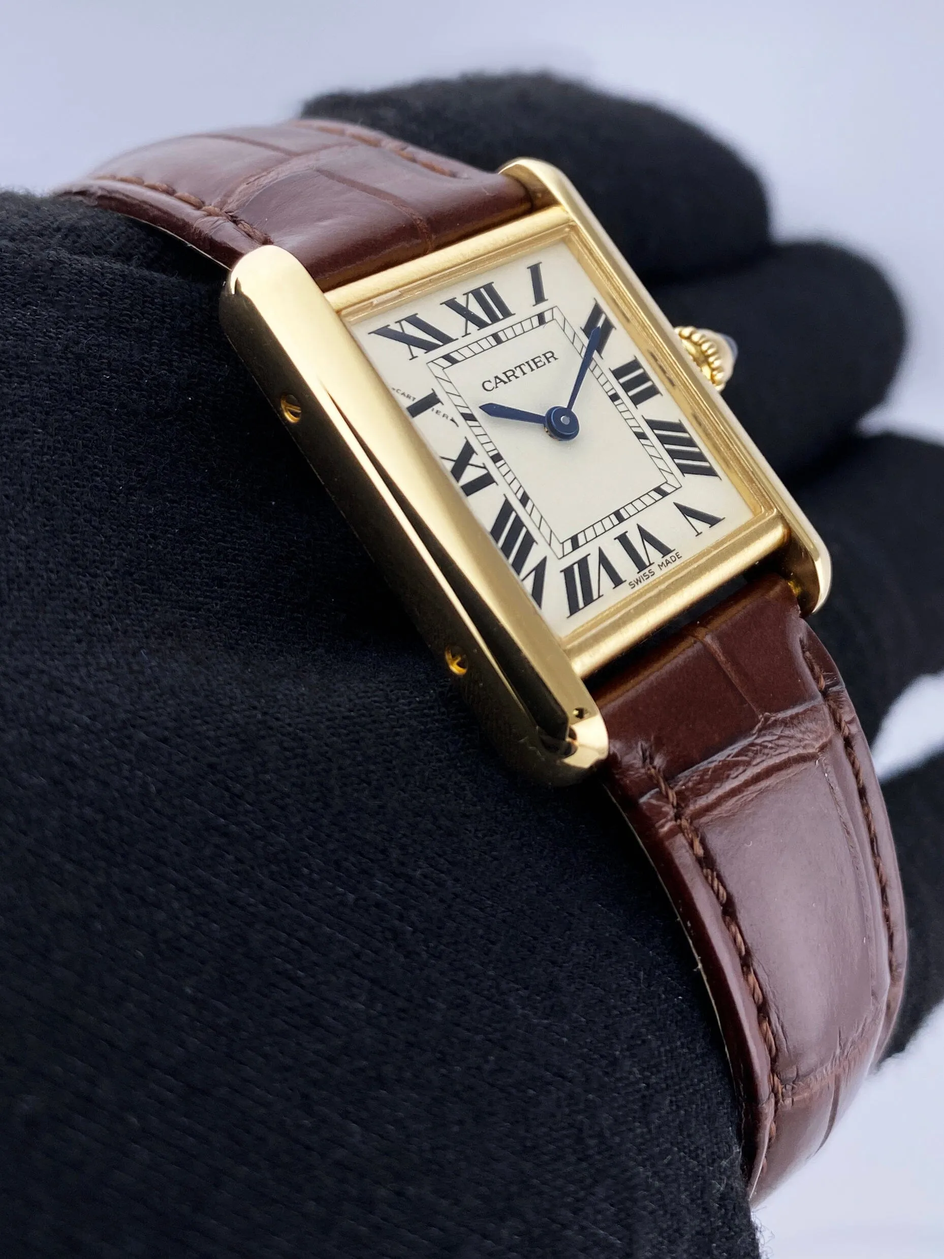 Cartier Tank Louis W1529856 18K Yellow Gold Ladies Watch