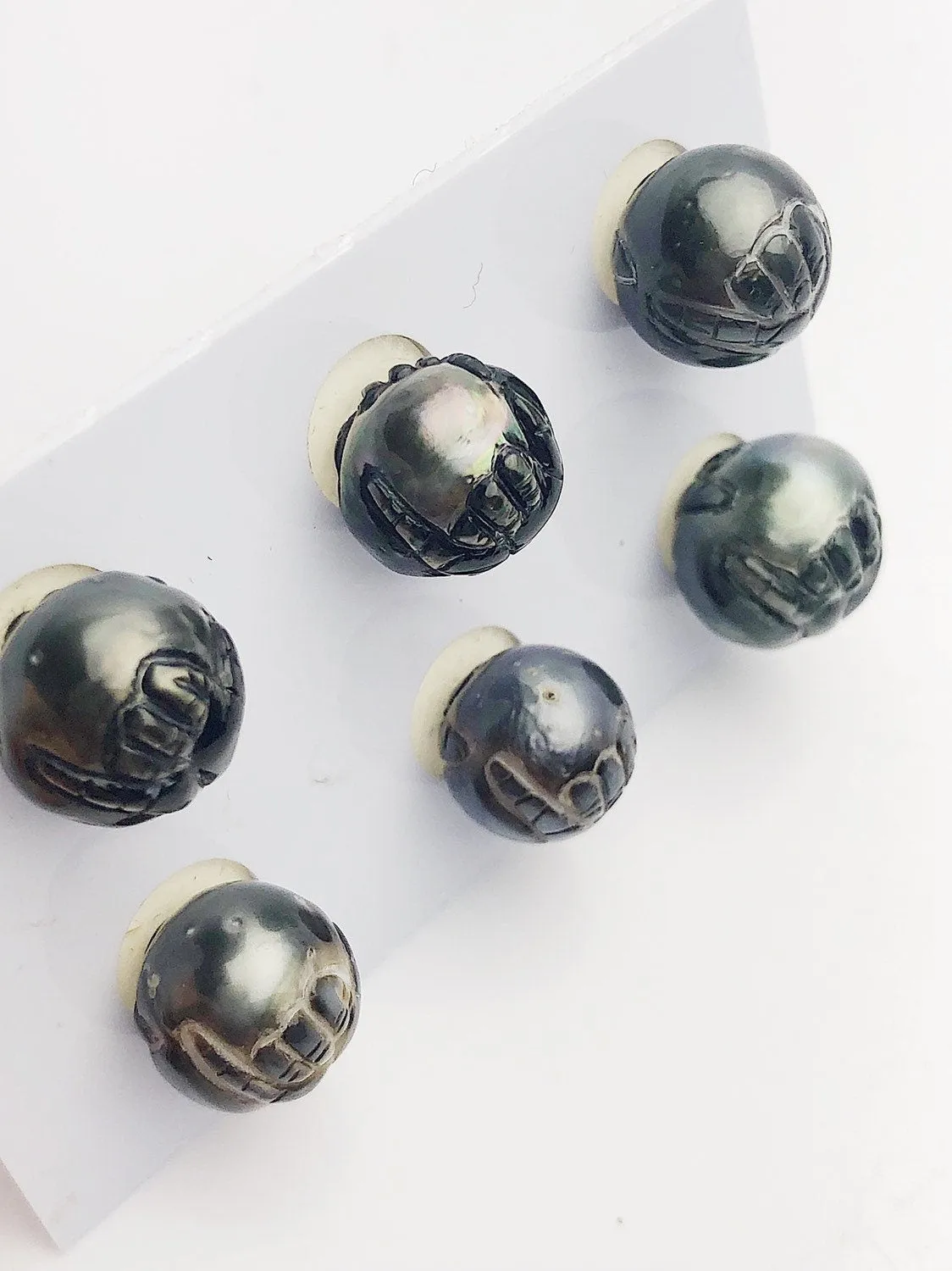 Carved Hawaiian Shaka Tattoo Tahitian Pearl 12-13mm (670)