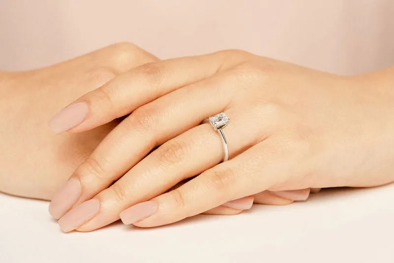 Classic Emerald Cut Lab-Grown Diamond Engagement Ring with 0.50 ct.(finished) 6x4mm