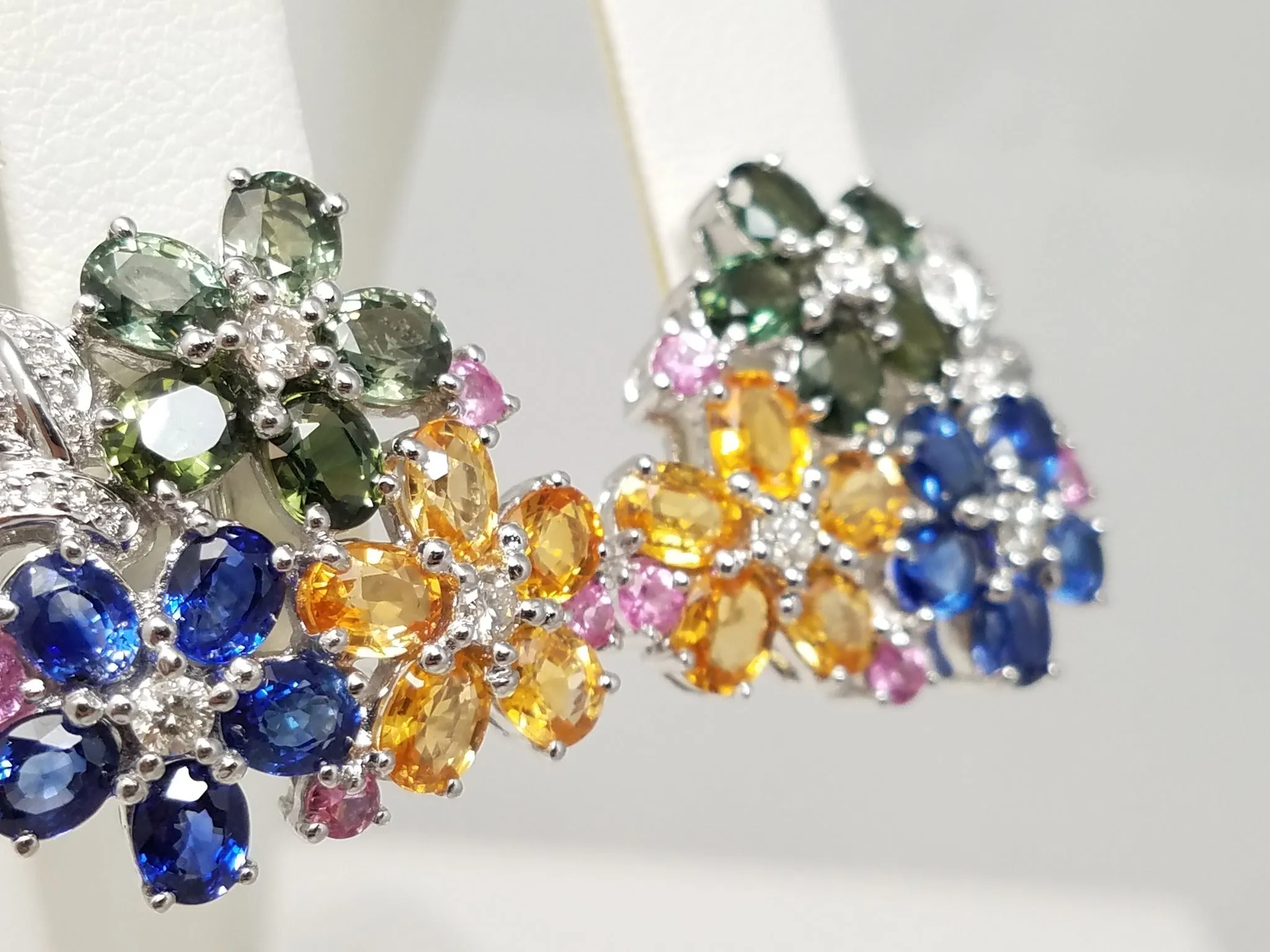 Colorful Natural Sapphire   Diamond 18k White Gold Flower Earrings