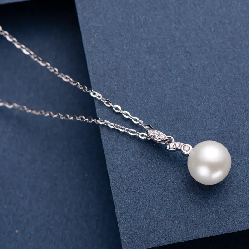 Cute Leaves Natural Freshwater Pearl Pendant Necklace