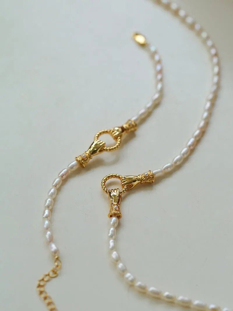 Double-Handed Ring Clasp Pearl Beaded Necklace