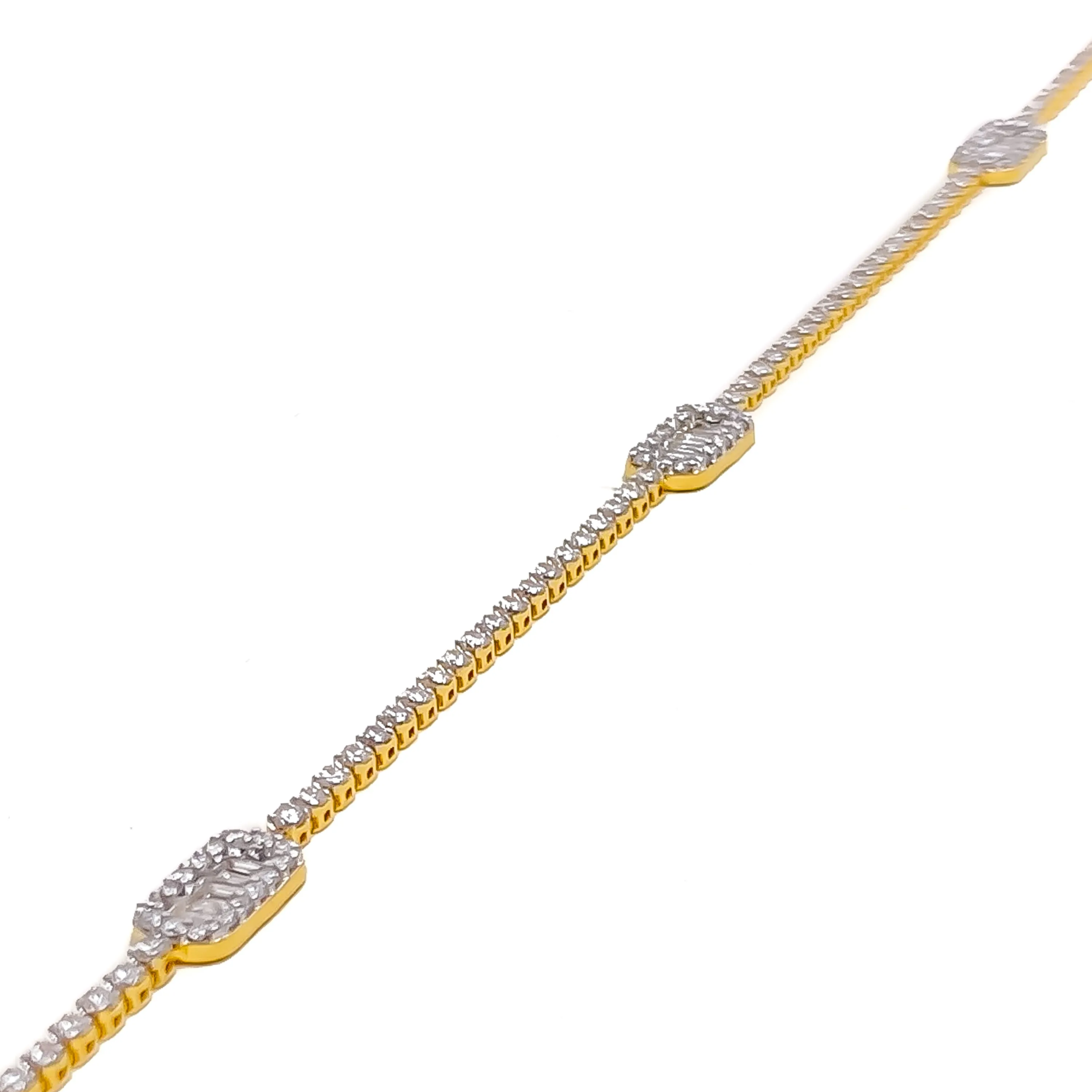 Eclectic Glamorous Diamond   18k Gold Bracelet