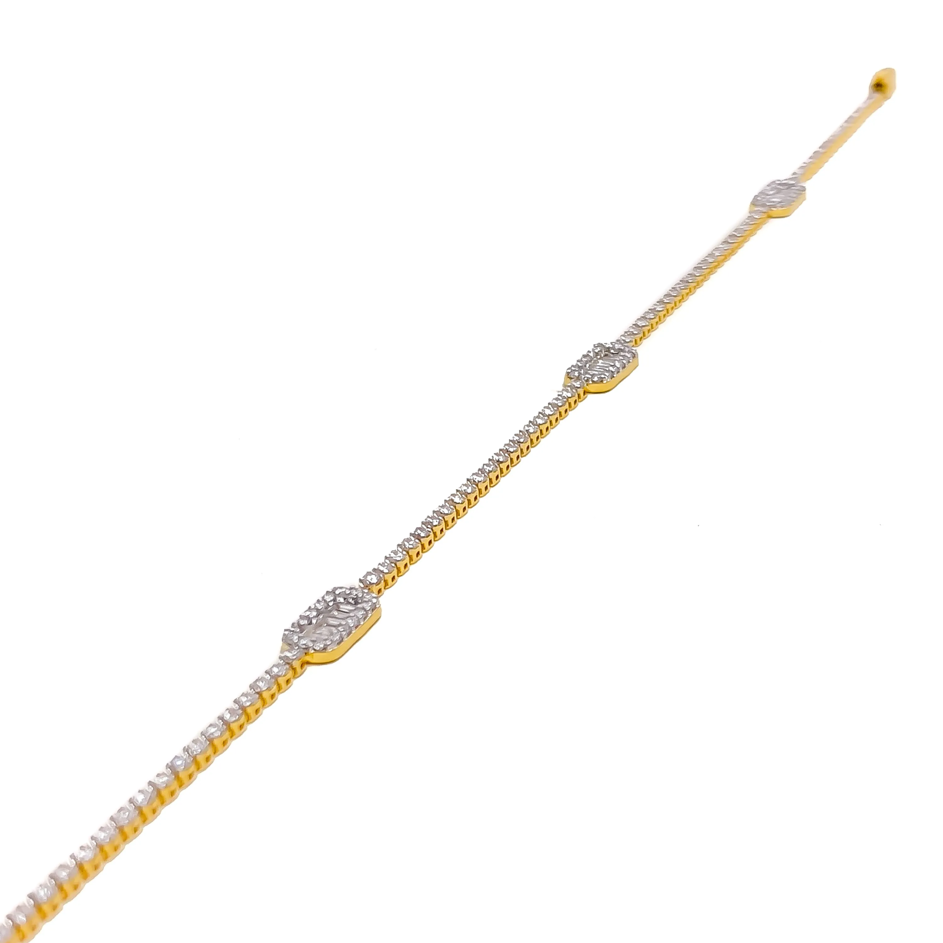 Eclectic Glamorous Diamond   18k Gold Bracelet