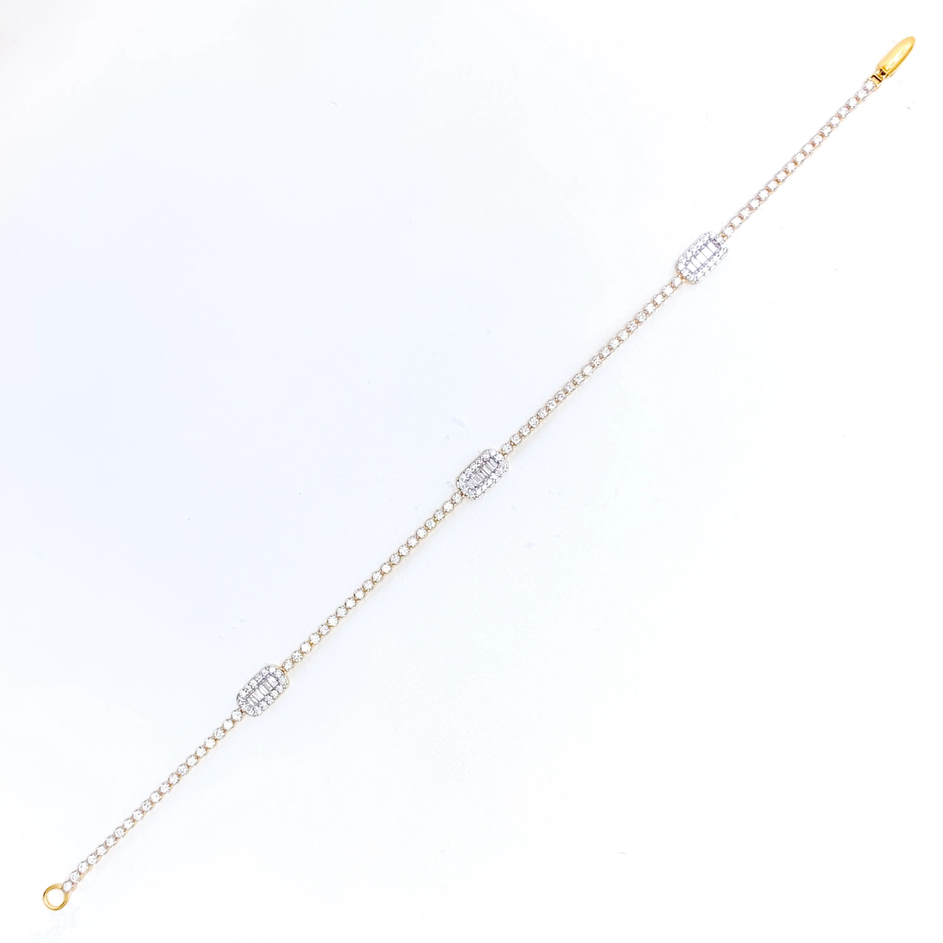 Eclectic Glamorous Diamond   18k Gold Bracelet