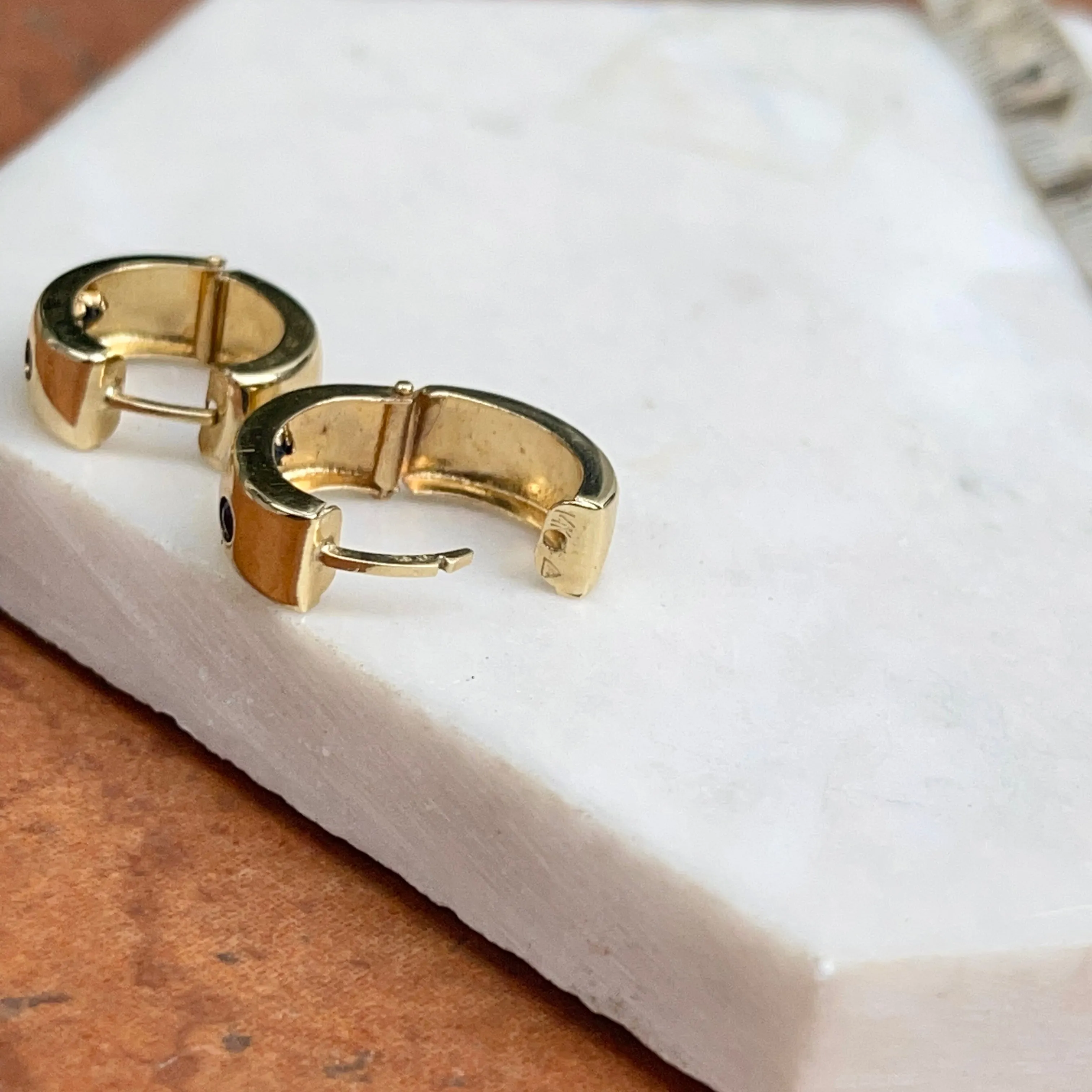 Estate 14KT Yellow Gold Blue Sapphire Hinged Huggie Hoop Earrings