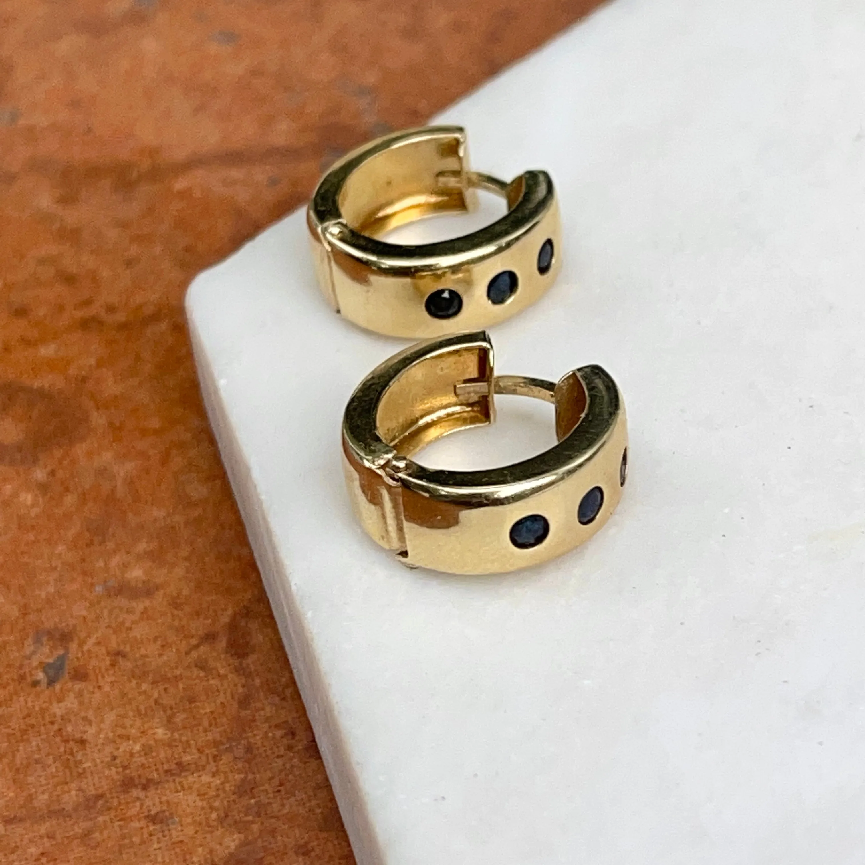 Estate 14KT Yellow Gold Blue Sapphire Hinged Huggie Hoop Earrings