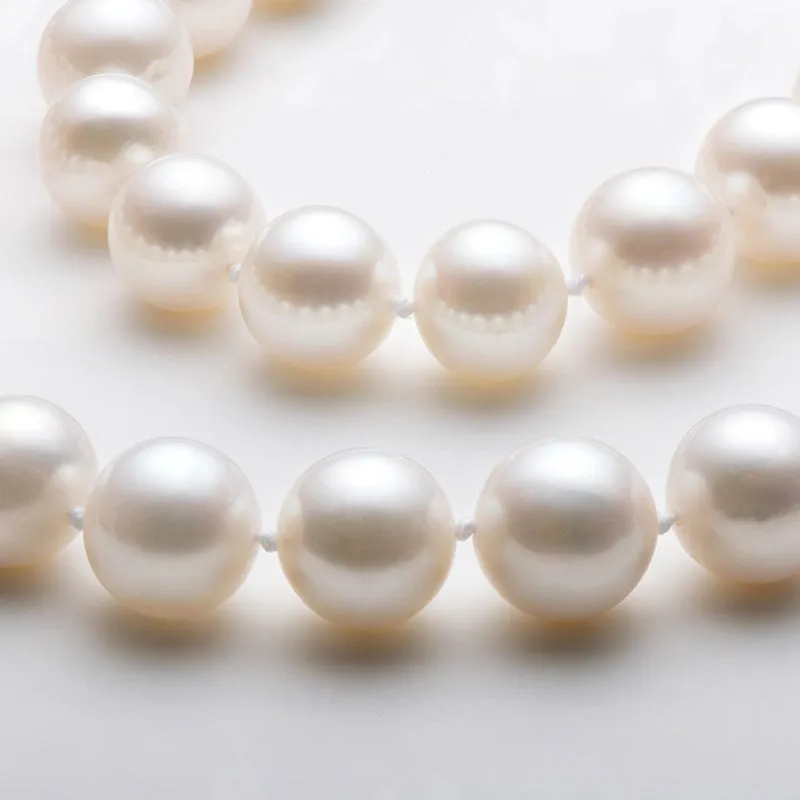 Freshwater Cultured White Pearl Necklace Oval Buckle