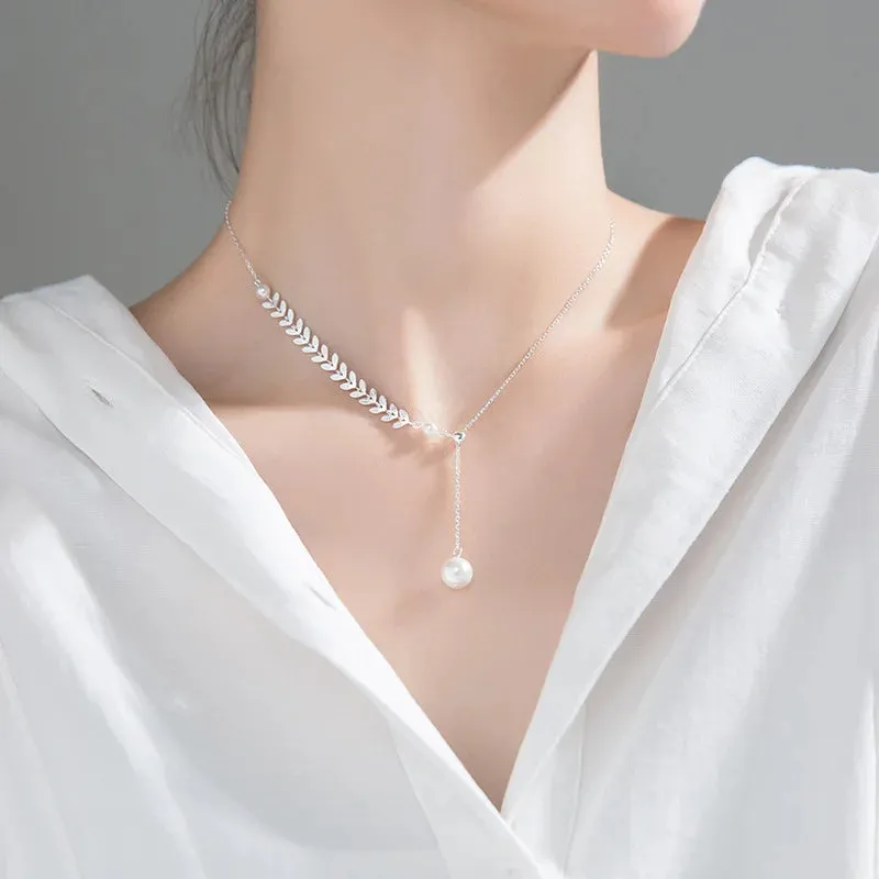 Leaf Pearl Pendant Necklace