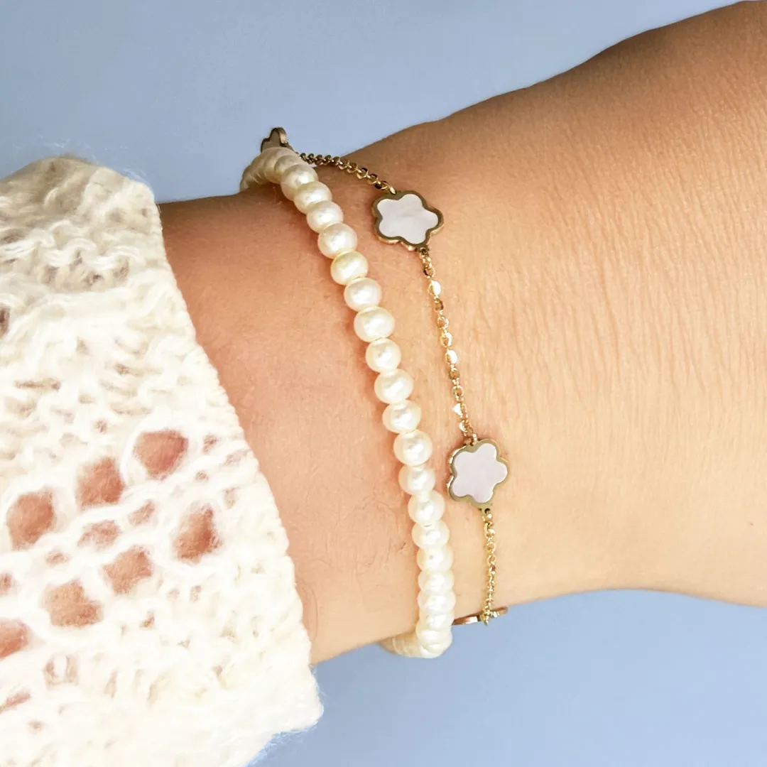 Mother of Pearl Flower Bracelet