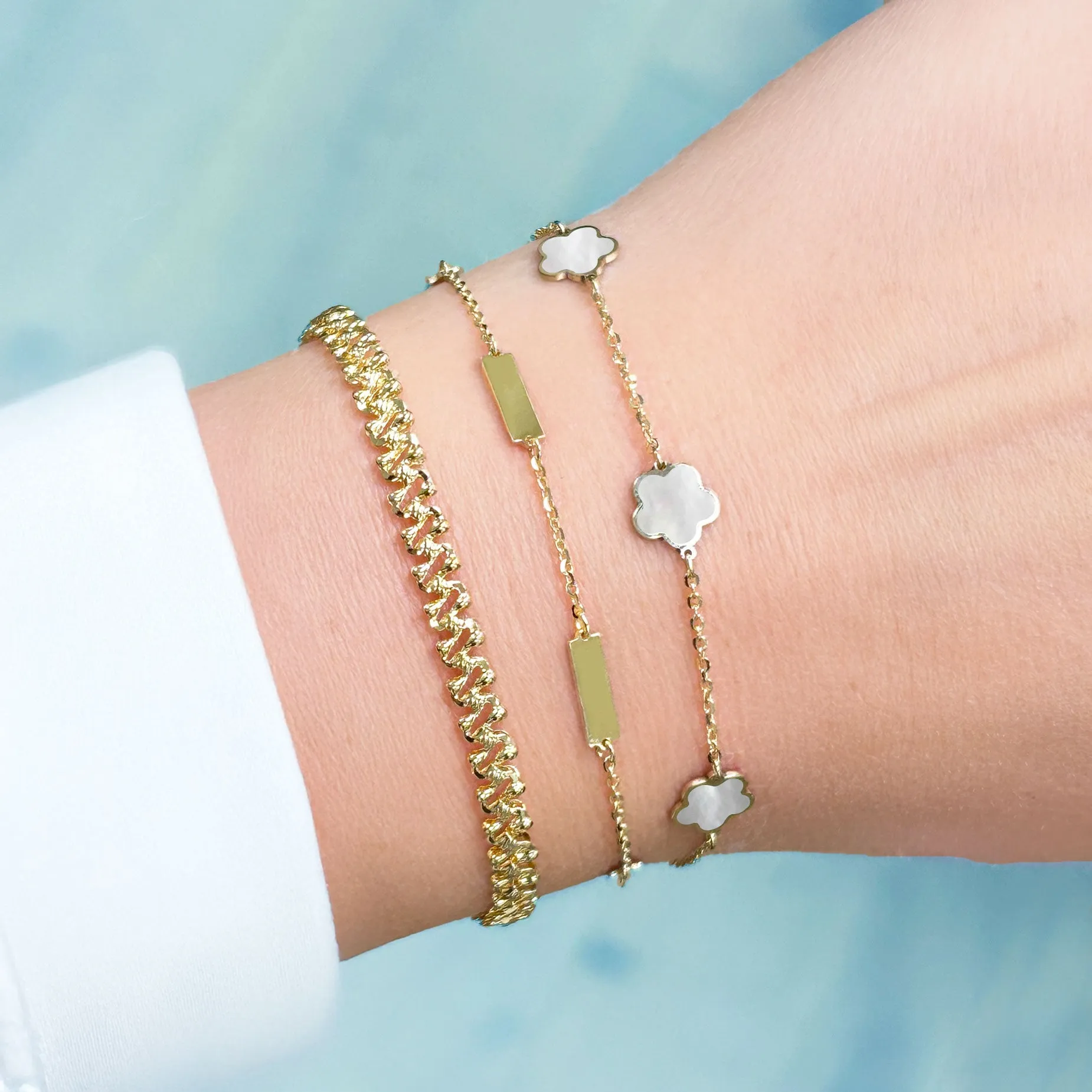 Mother of Pearl Flower Bracelet
