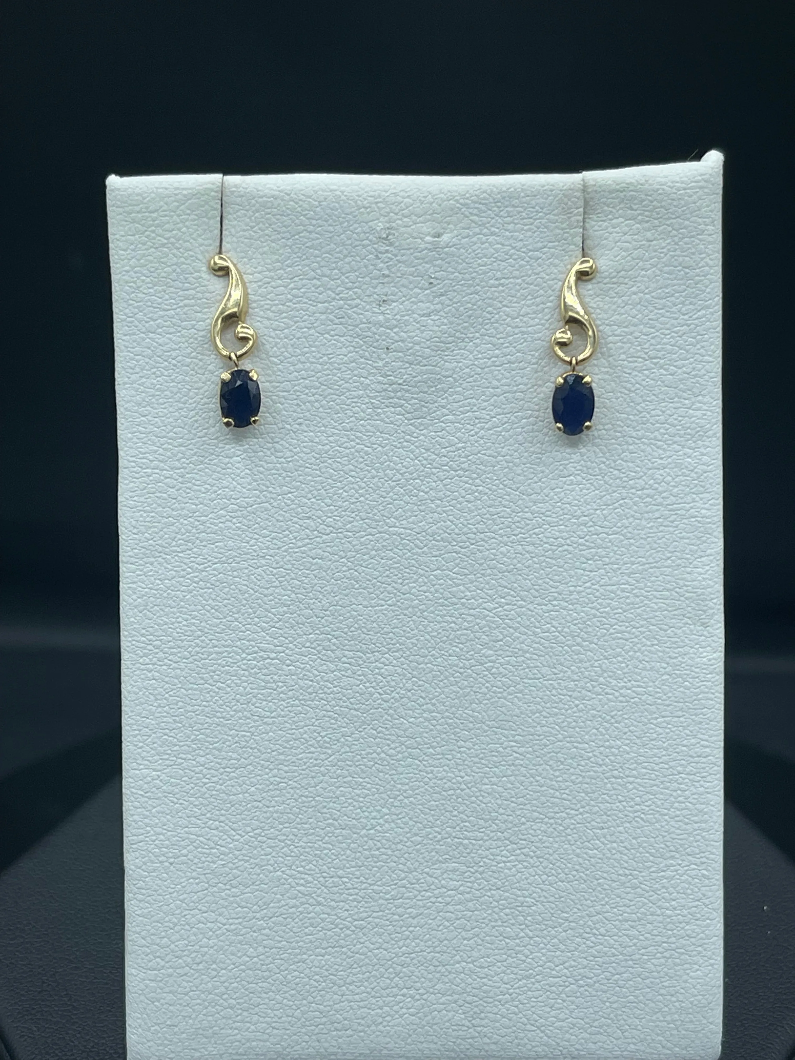 Natural Sapphire 14k Yellow Gold Dangle Earrings