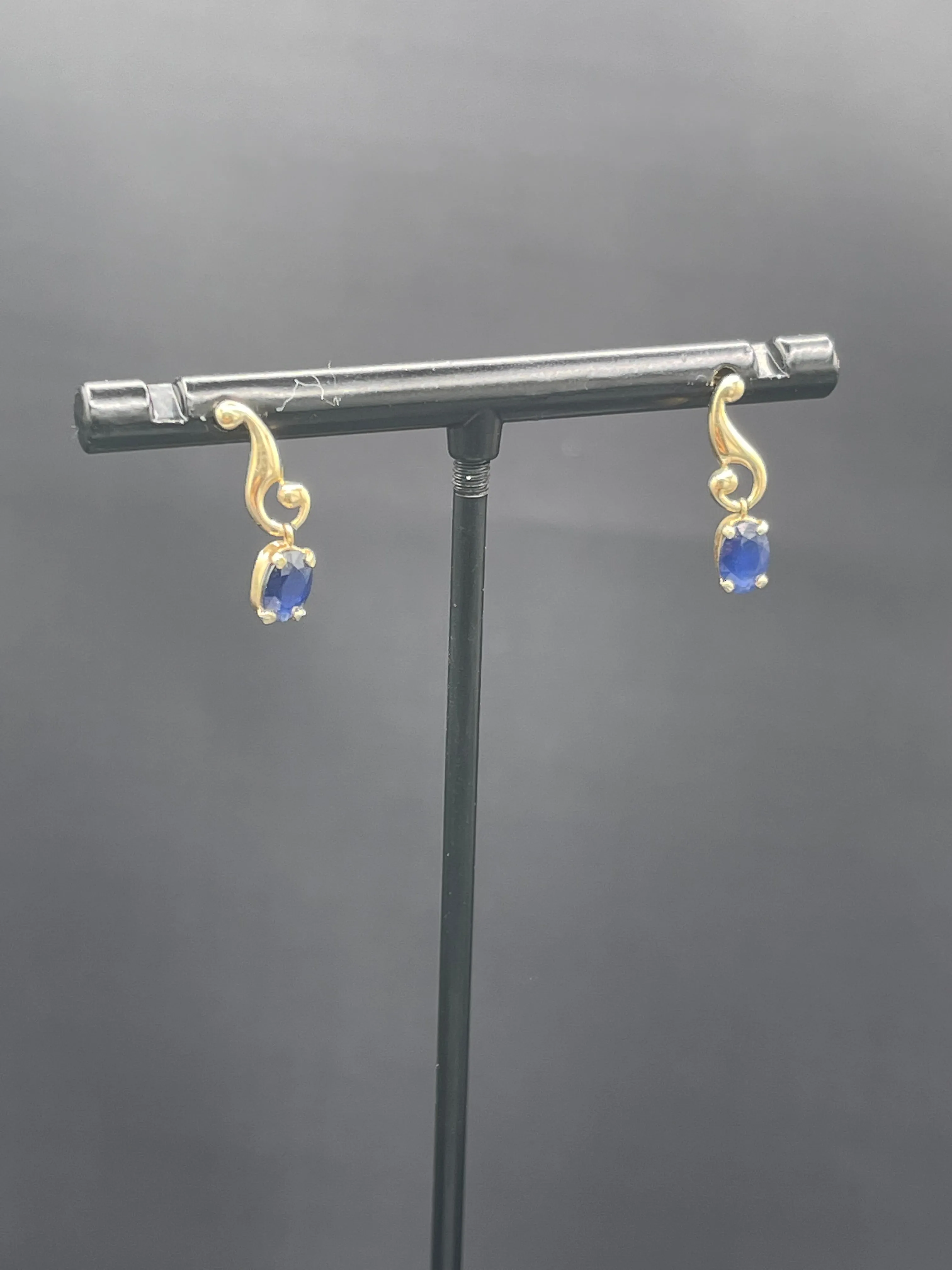 Natural Sapphire 14k Yellow Gold Dangle Earrings