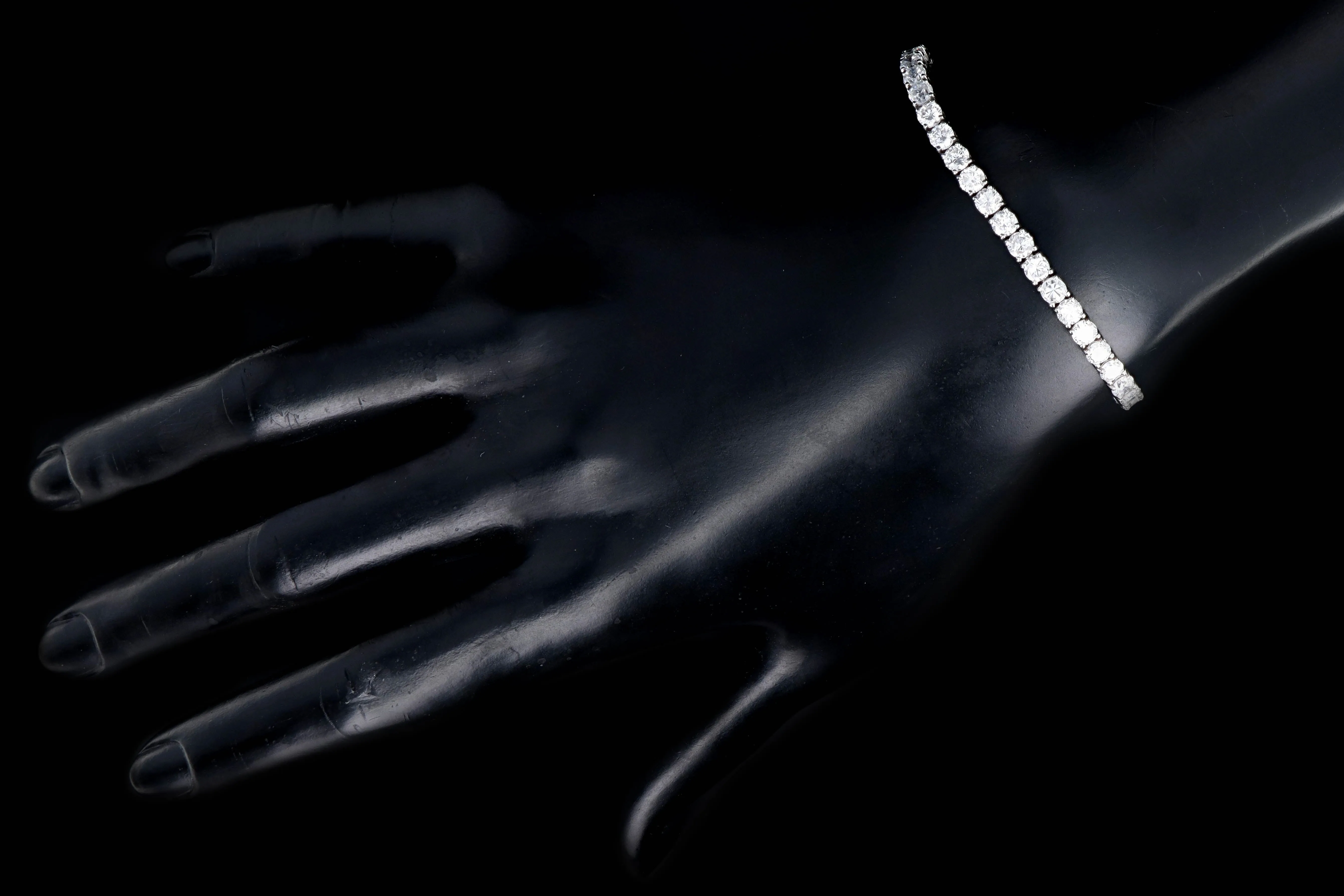 New 14K White Gold 7.98 Carat Round Brilliant Cut Diamond Tennis Bracelet