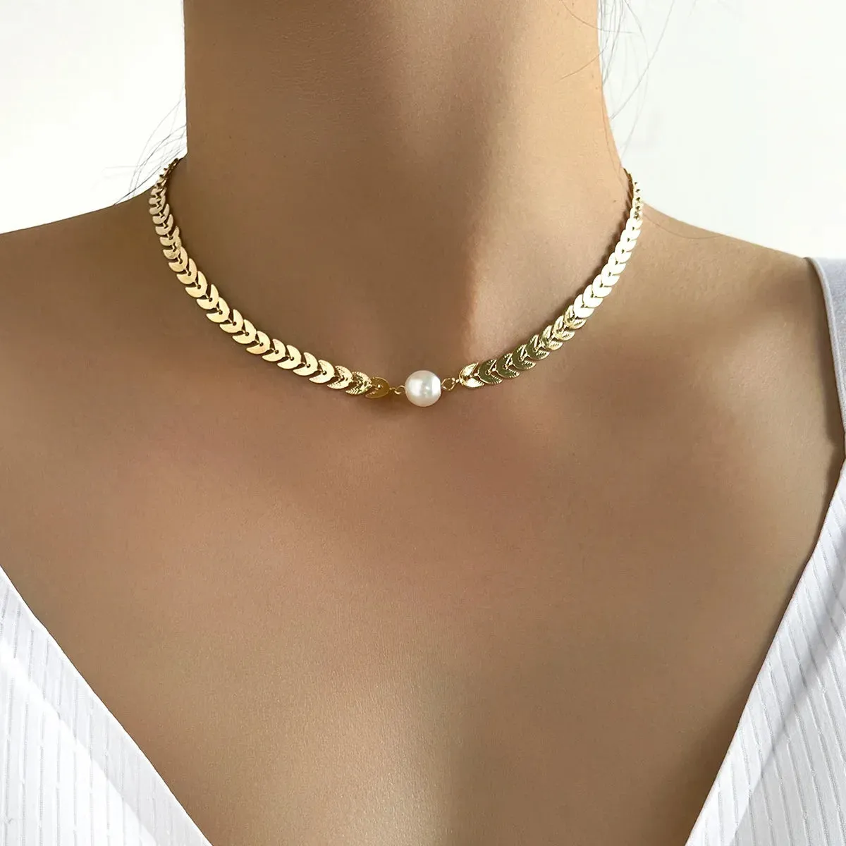 New Beads Women's Neck Chain Kpop Pearl Choker Necklace Gold Color Goth Chocker Jewelry On The Neck Pendant
