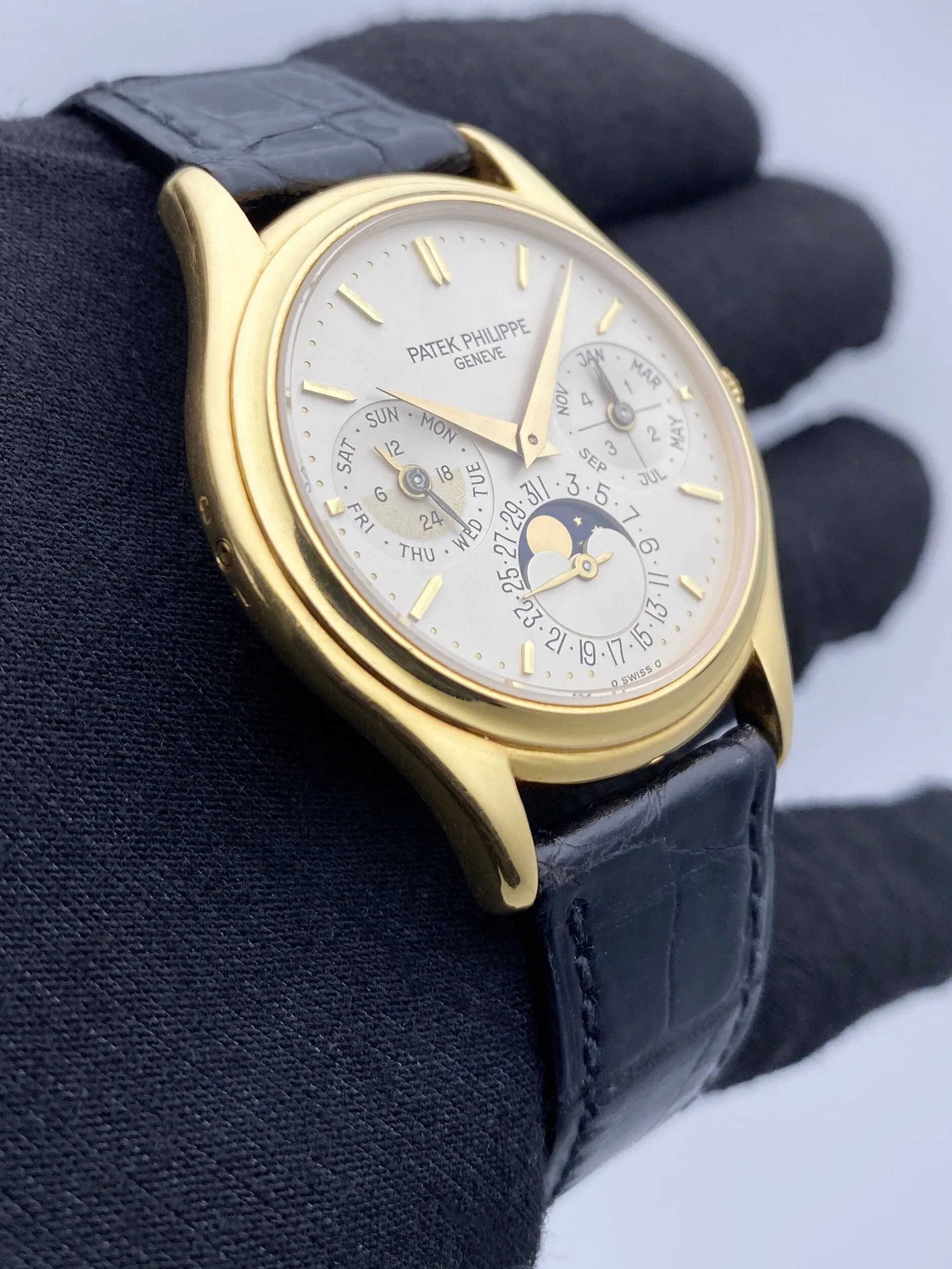Patek Philippe Perpetual Calendar 3940J Mens Watch With Archives
