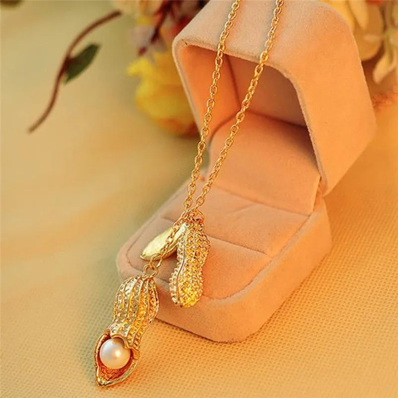 Peanut Necklace | Golden & Pearl