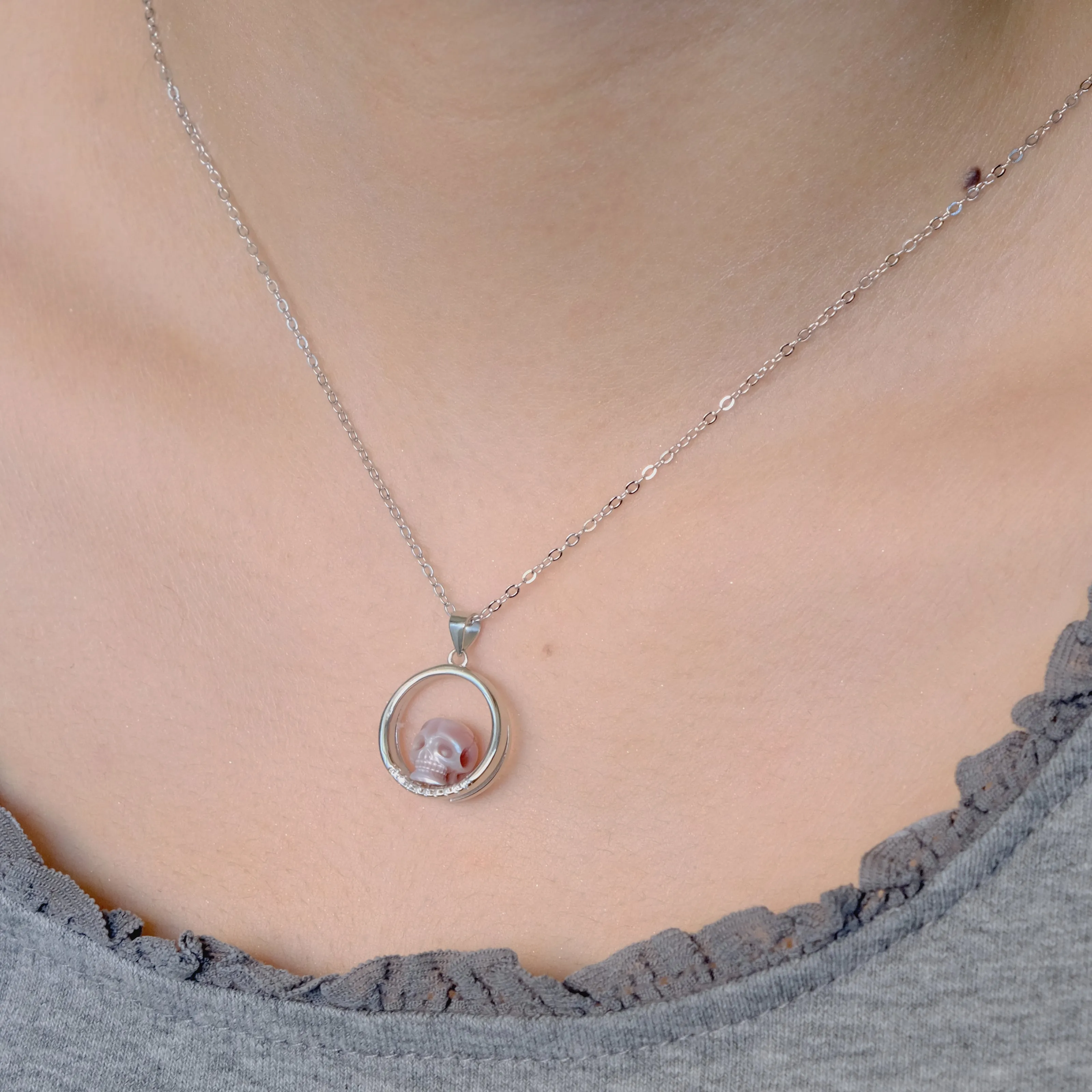 Pearl Skull on Ring Band Pendant
