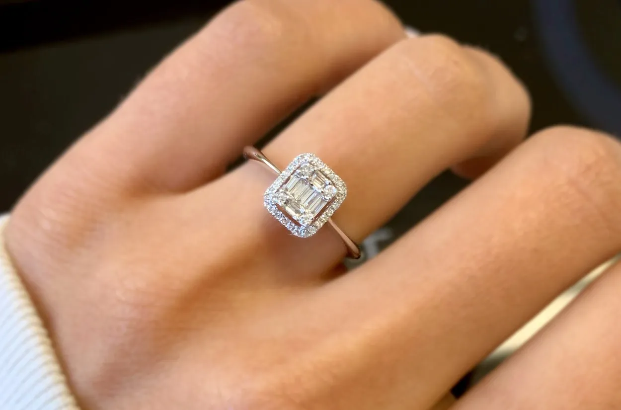 Ring 18kt White Gold Diamonds Illusion Halo 0,17 cts