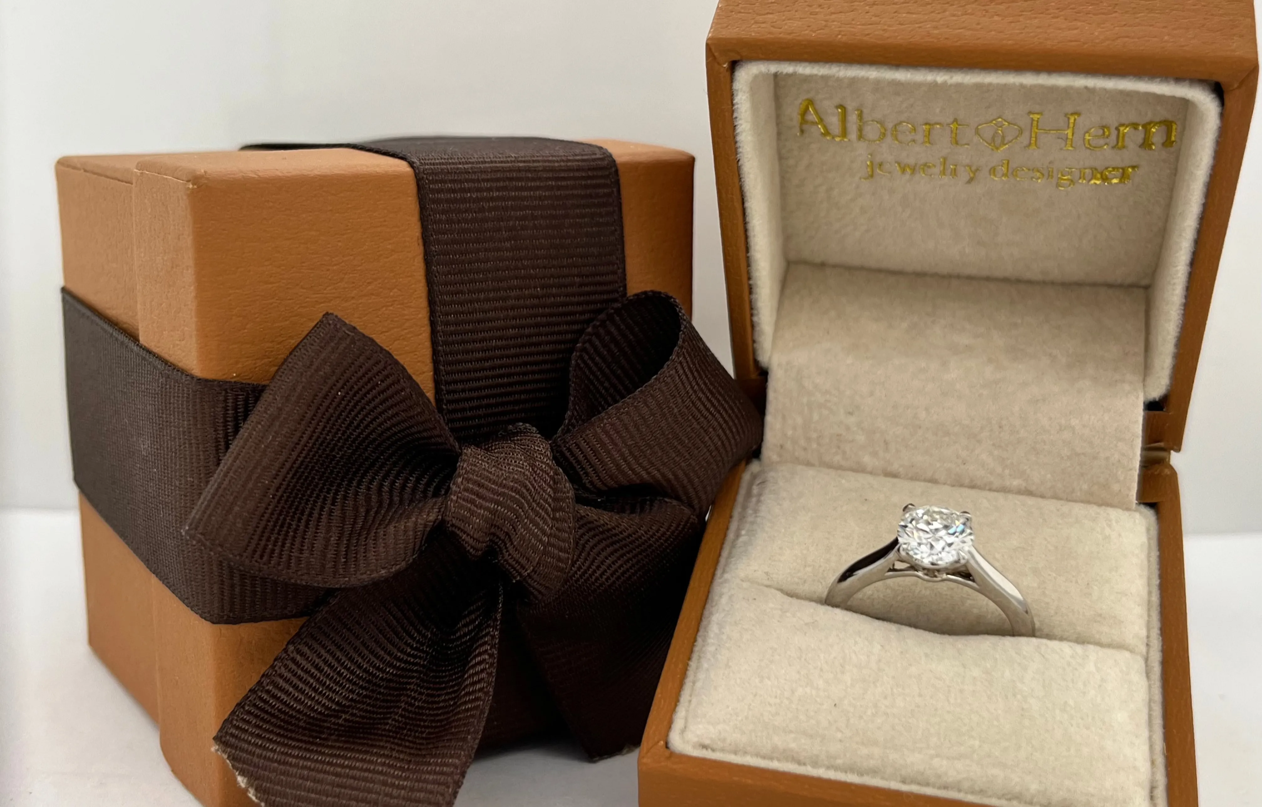 Ring Cartier 1895 Solitaire Engagement 1.09 ct GIA F VVS1 Round Diamond in Platinum