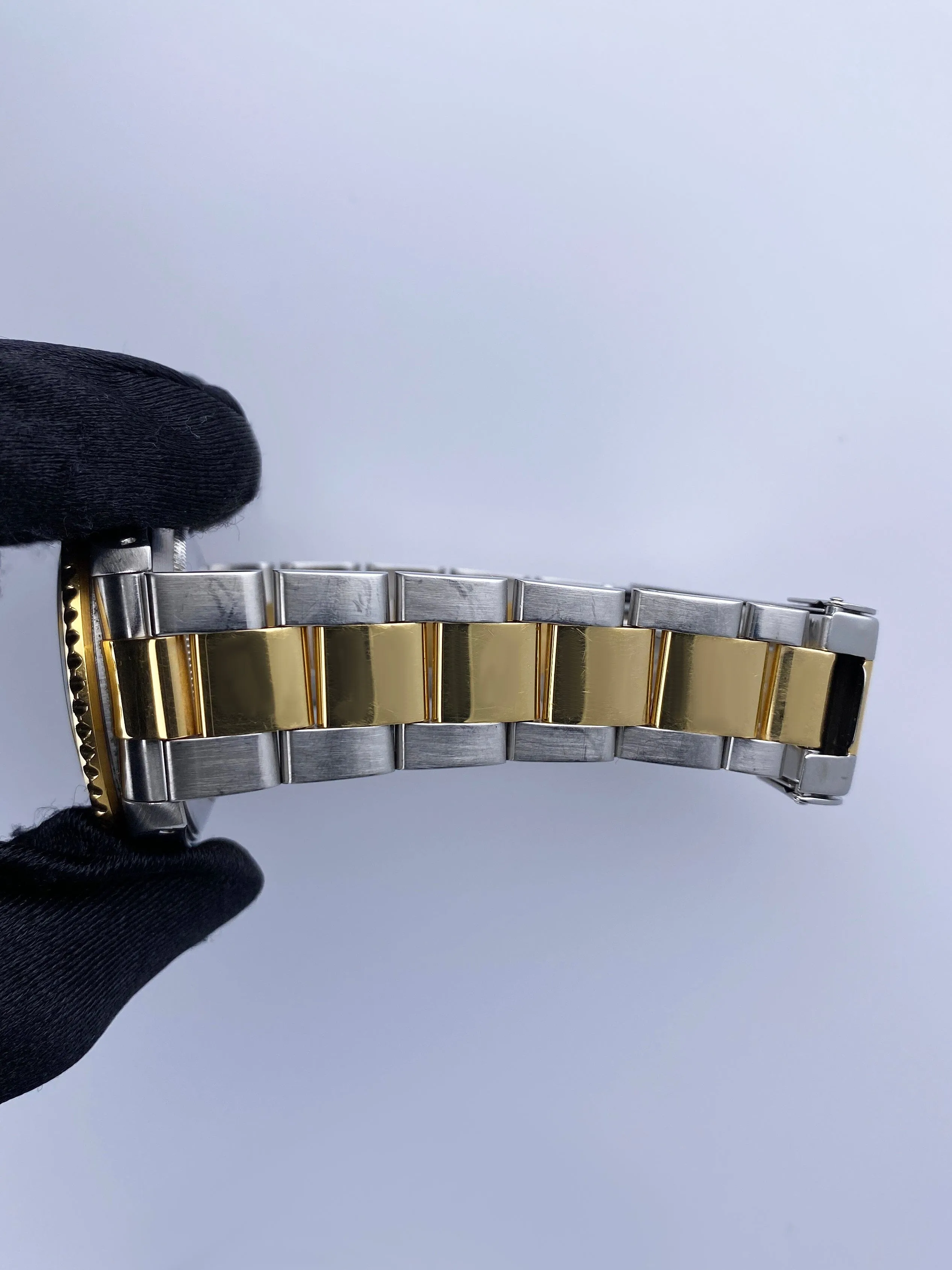 Rolex Submariner Date 16613 Blue Dial Mens Watch Box Papers