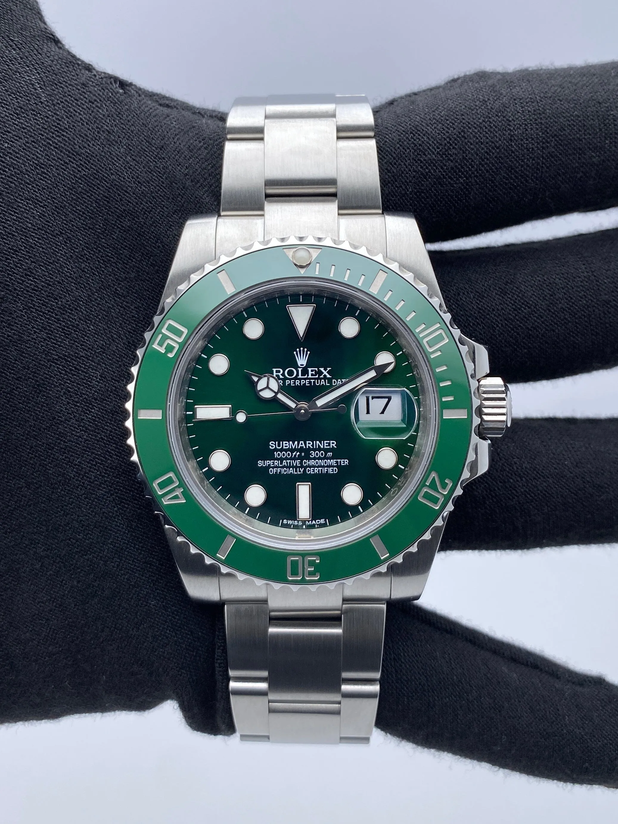 Rolex Submariner Date "Hulk" 116610LV Mens Watch Box Papers