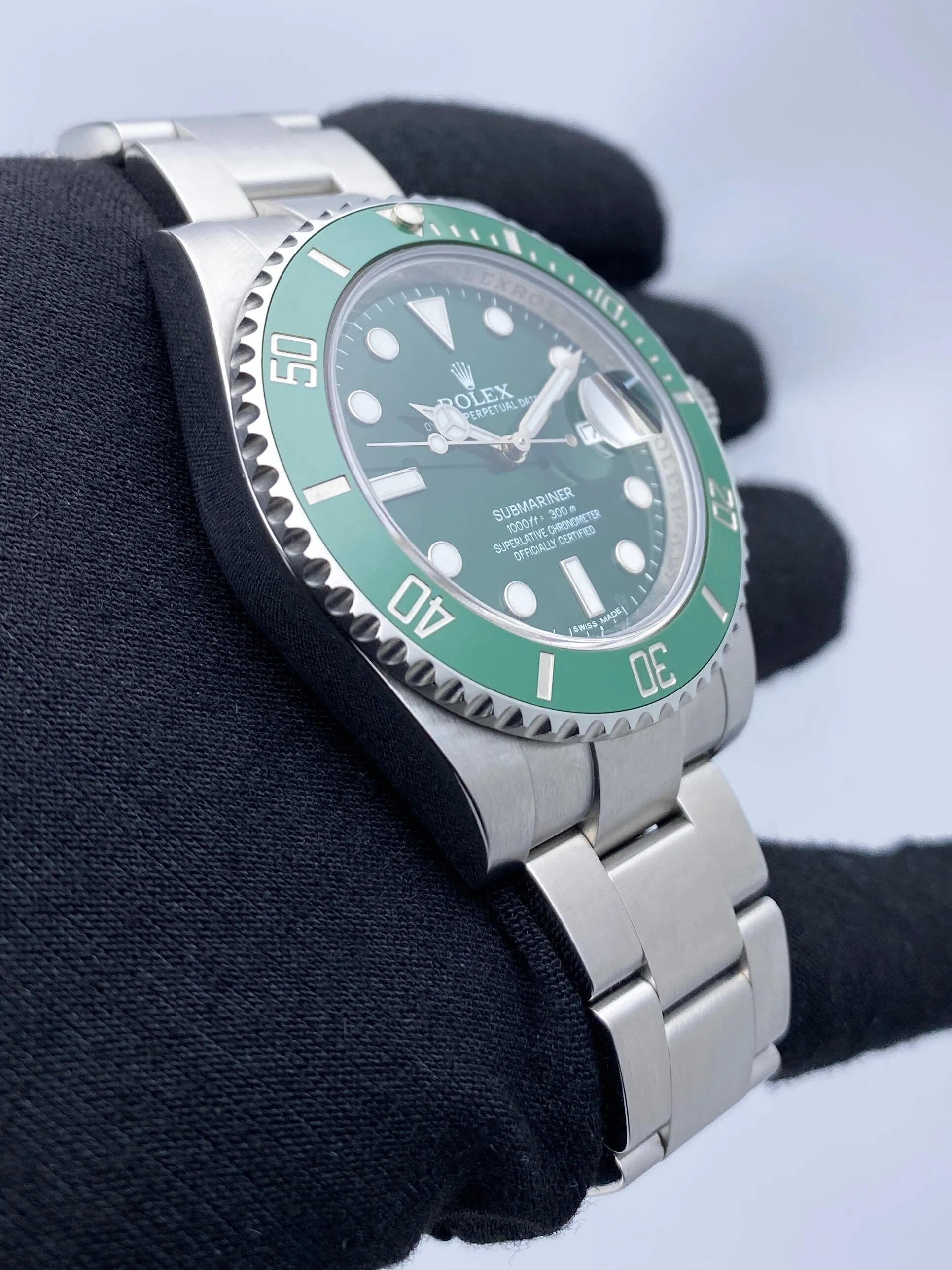 Rolex Submariner Date "Hulk" 116610LV Mens Watch Box Papers