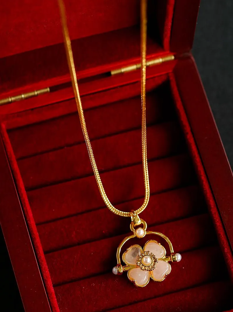 Rose Quartz Clover Pendant Necklaces