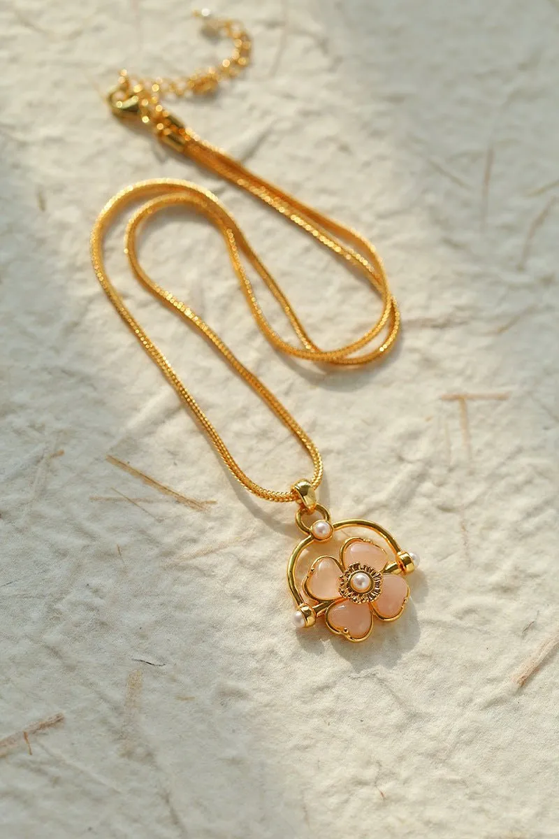 Rose Quartz Clover Pendant Necklaces