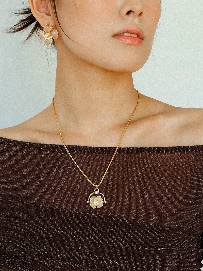 Rose Quartz Clover Pendant Necklaces
