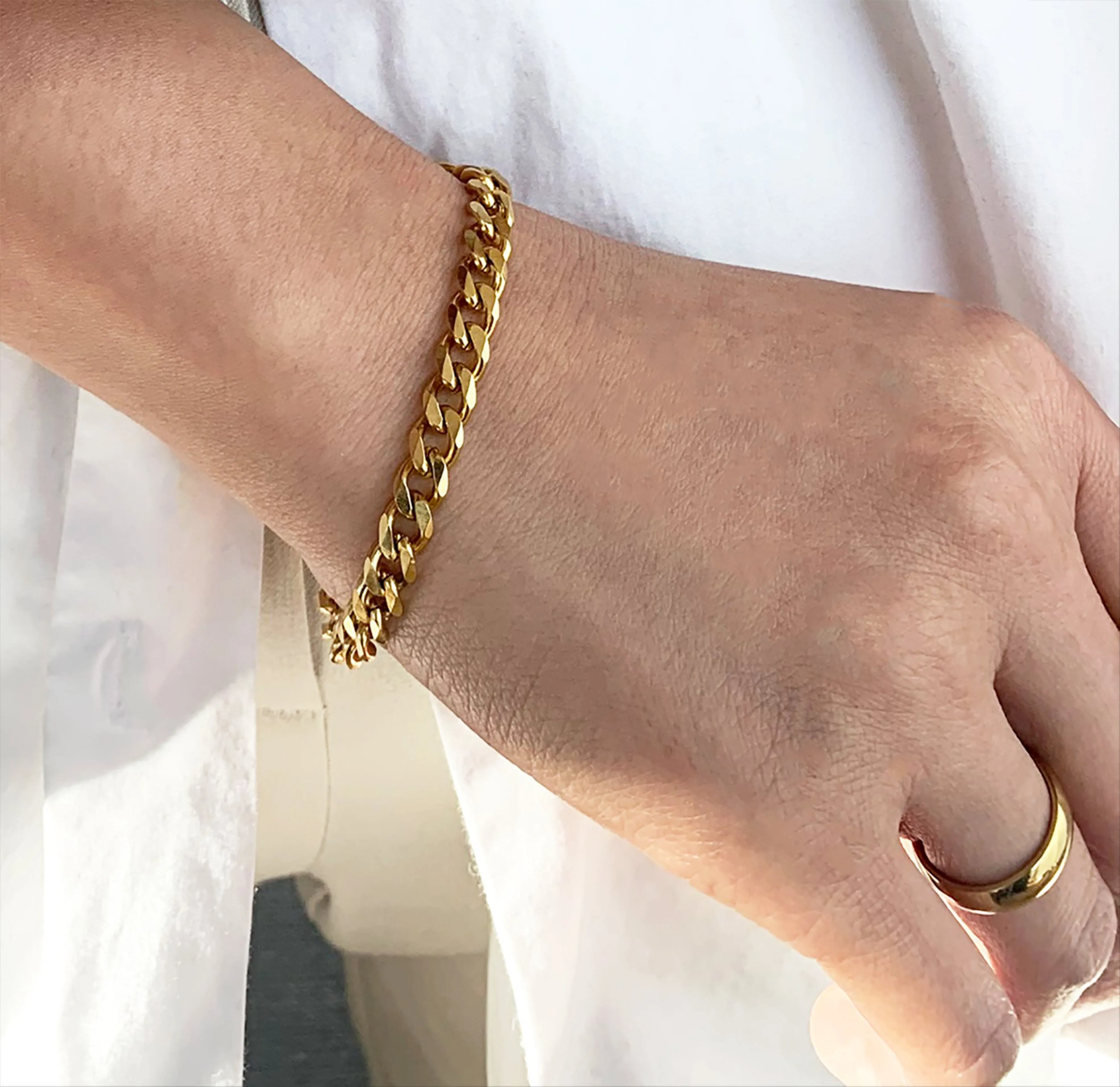 ROSLYN GOLD CURB CHAIN BRACELET