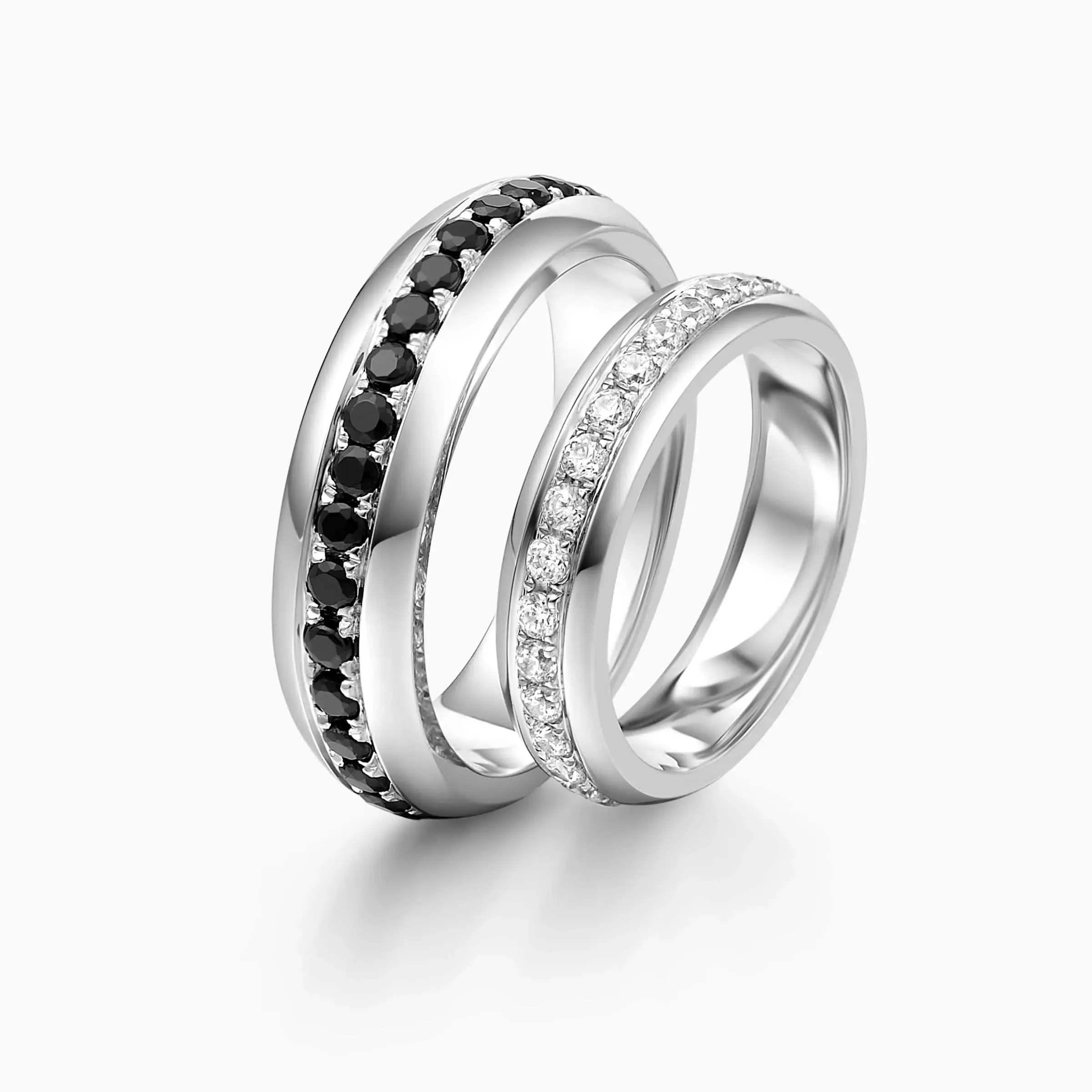 Round Diamond Couples Engagement Ring