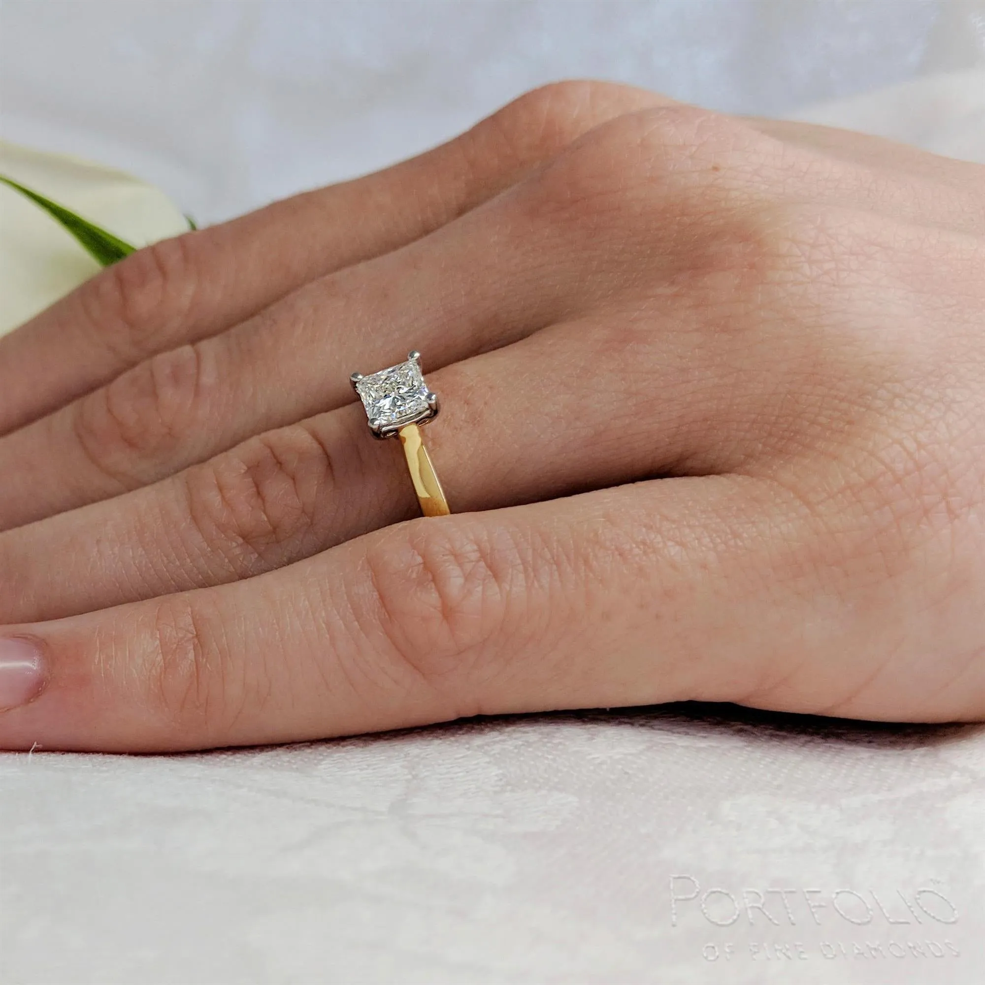 Solitaire 0.70ct G VS2 Diamond Yellow Gold/Platinum Ring