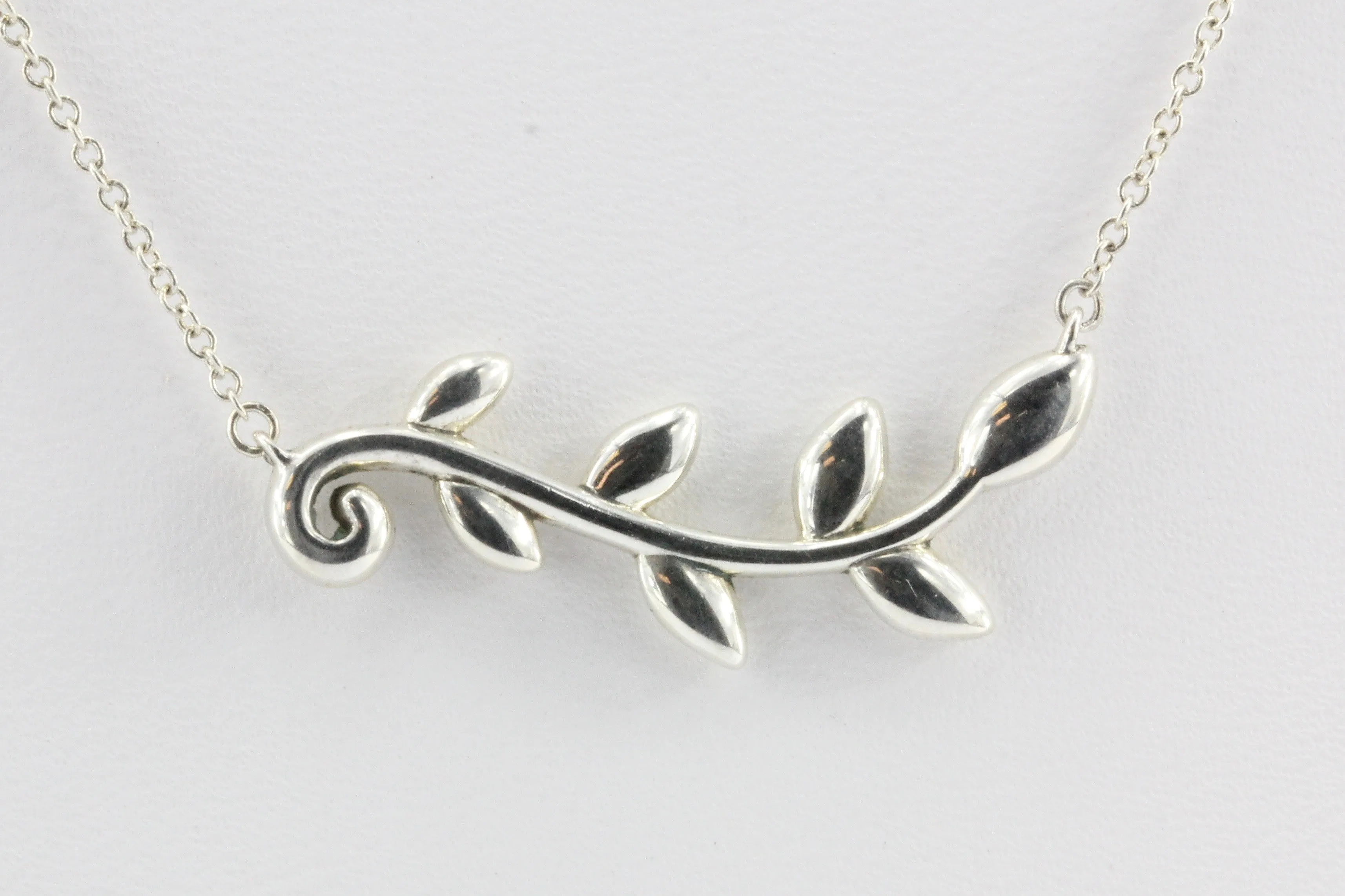 Tiffany & Co Paloma Picasso Sterling Silver Olive Branch Necklace